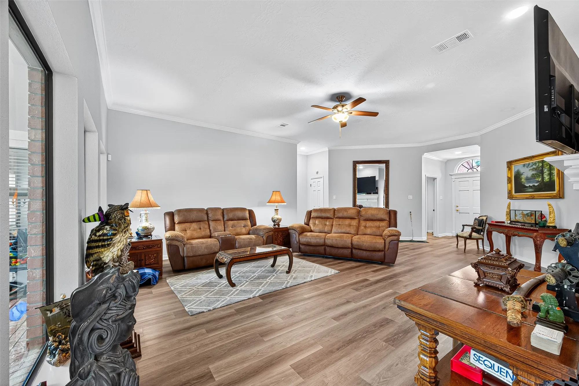 Property Slideshow image 6 of 36 | 827 w peach hollow cir, Pearland, TX, 77584
