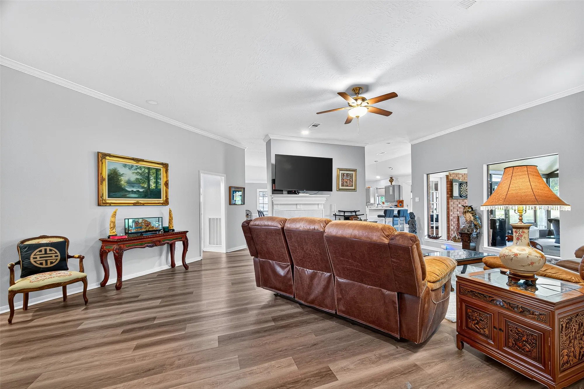 Property Slideshow image 9 of 36 | 827 w peach hollow cir, Pearland, TX, 77584