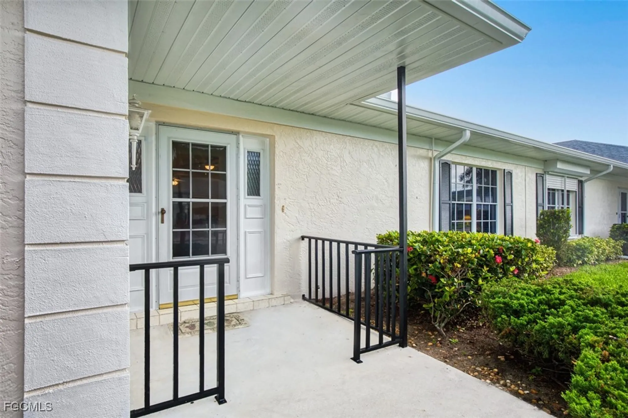 Property Slideshow image 13 of 40 | 1271 s brandywine cir, Fort Myers, FL, 33919