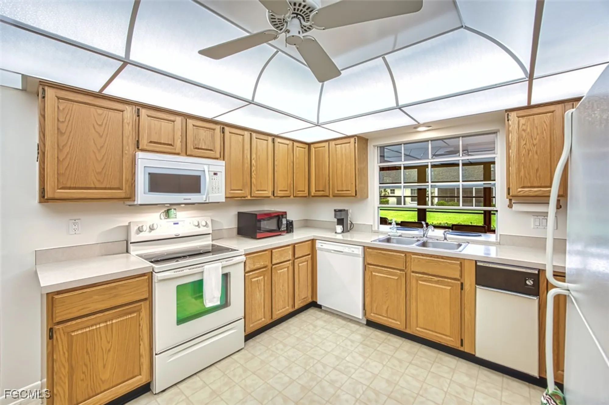 Property Slideshow image 22 of 40 | 1271 s brandywine cir, Fort Myers, FL, 33919