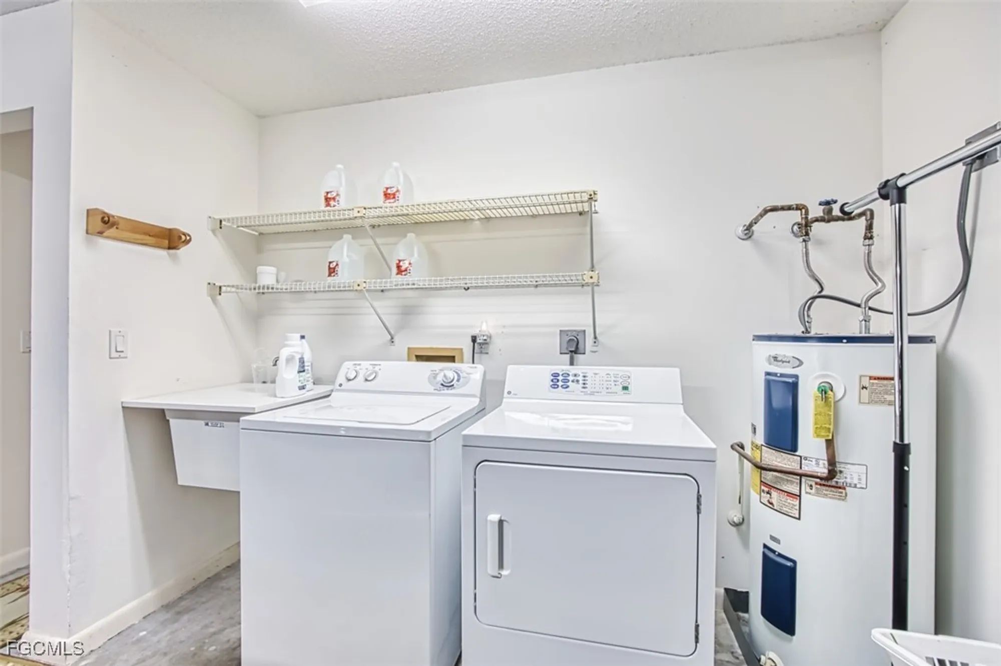 Property Slideshow image 9 of 40 | 1271 s brandywine cir, Fort Myers, FL, 33919