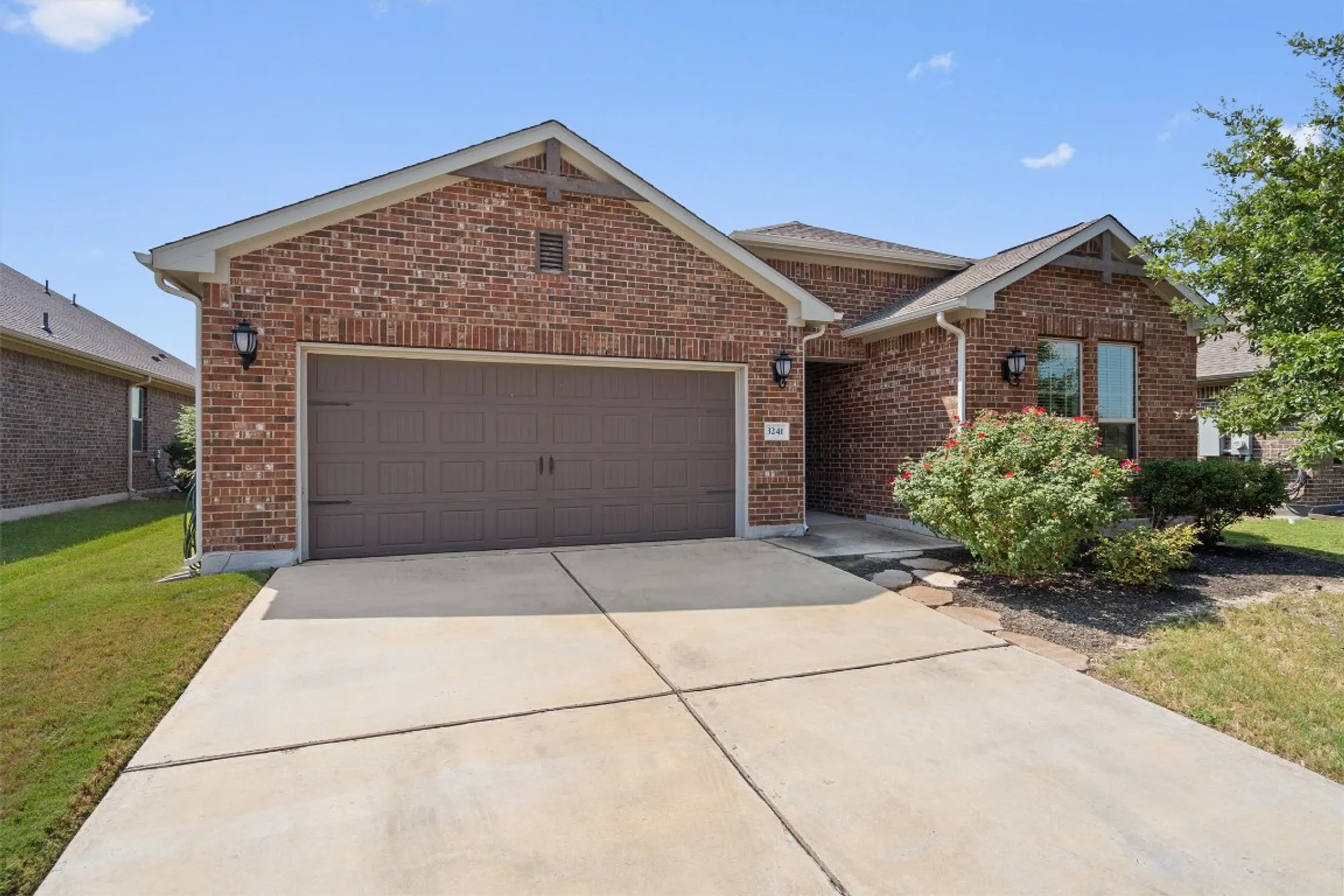 Property Slideshow image 1 of 39 | 3241 aurelia ln, Round Rock, TX, 78665