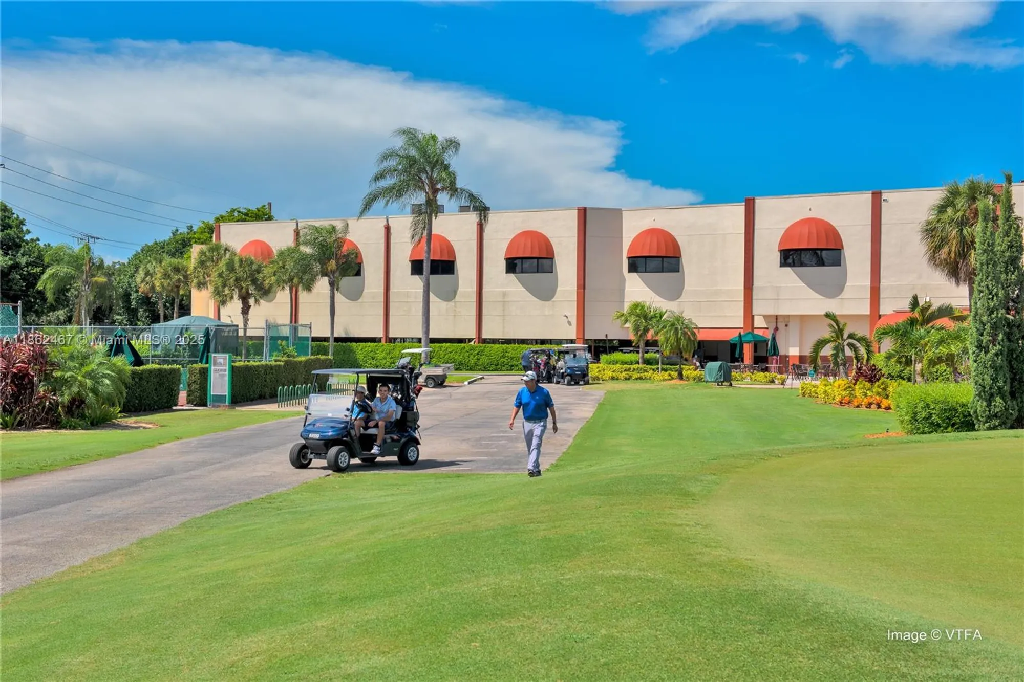 Property Slideshow image 17 of 20 | 9320 s hollybrook lake dr 203, Pembroke Pines, FL, 33025