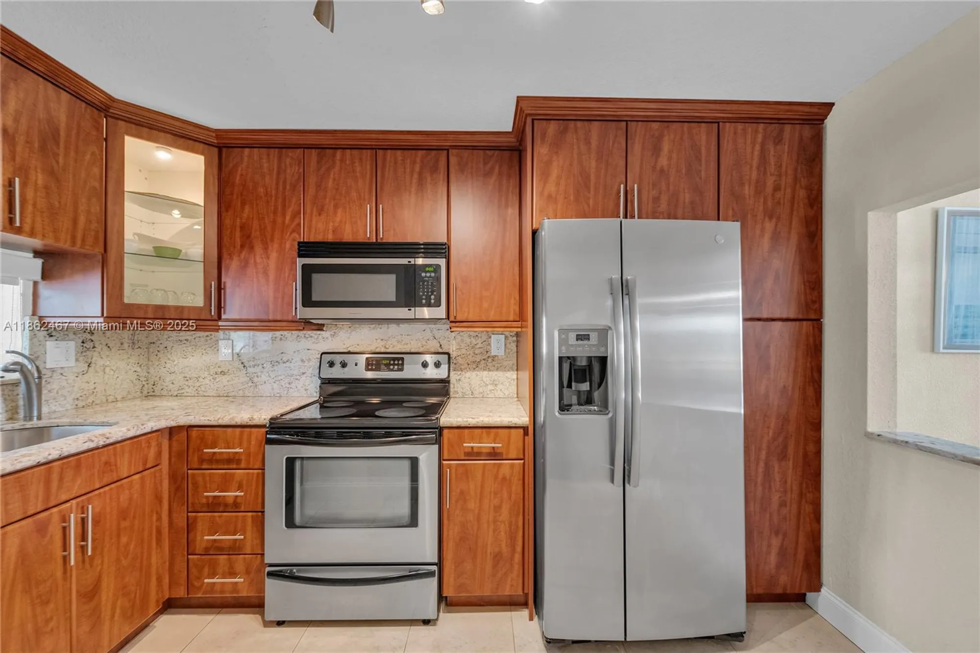 Property Slideshow image 13 of 20 | 9320 s hollybrook lake dr 203, Pembroke Pines, FL, 33025