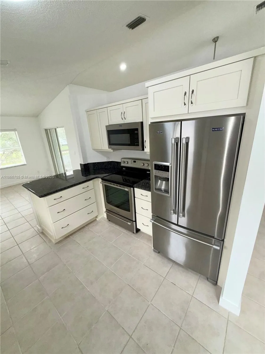 Property Slideshow image 10 of 15 | 7887 laina ln apt 3, Boynton Beach, FL, 33437