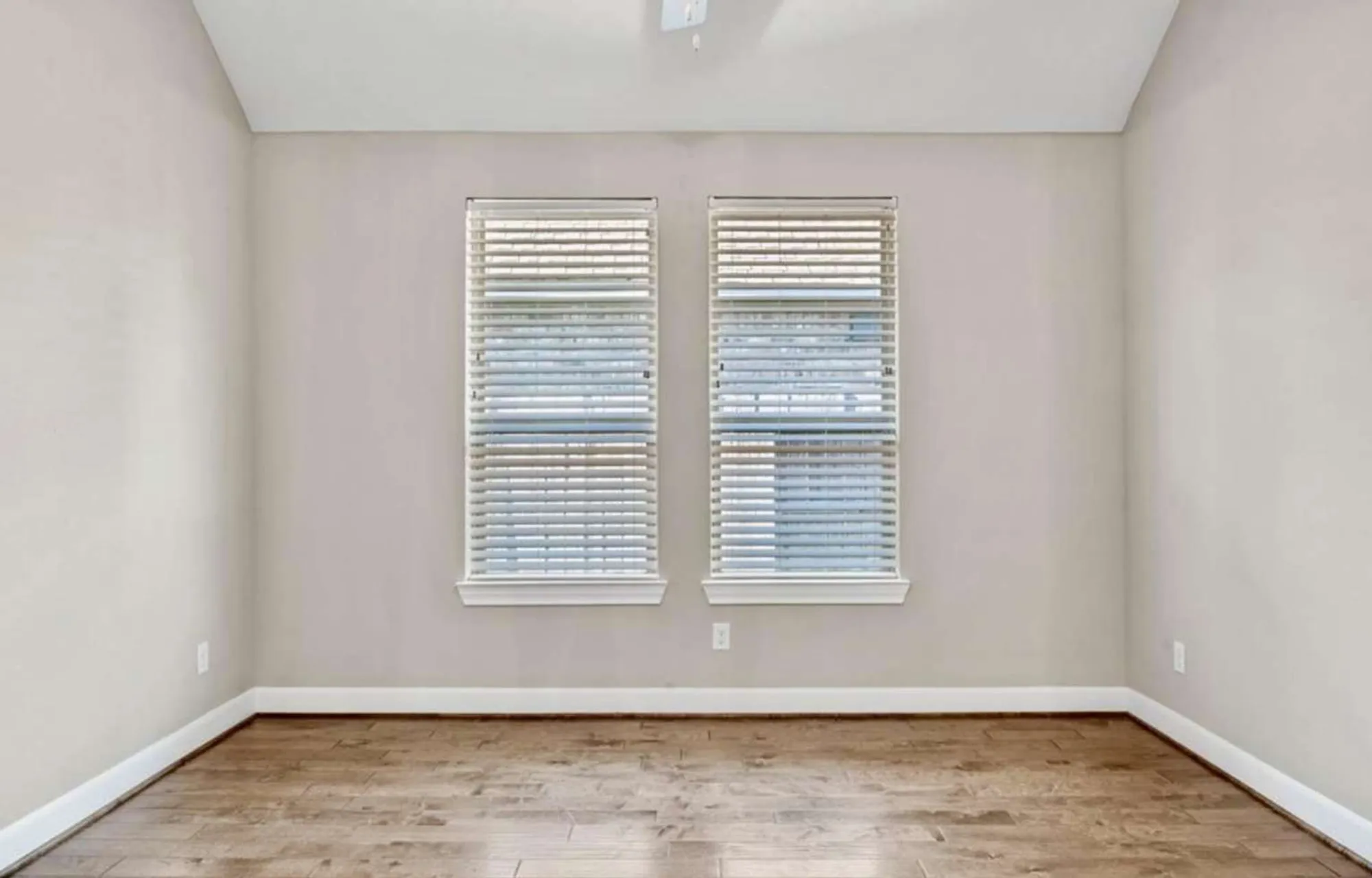 Property Slideshow image 26 of 38 | 118 bellardia ct, Montgomery, TX, 77316