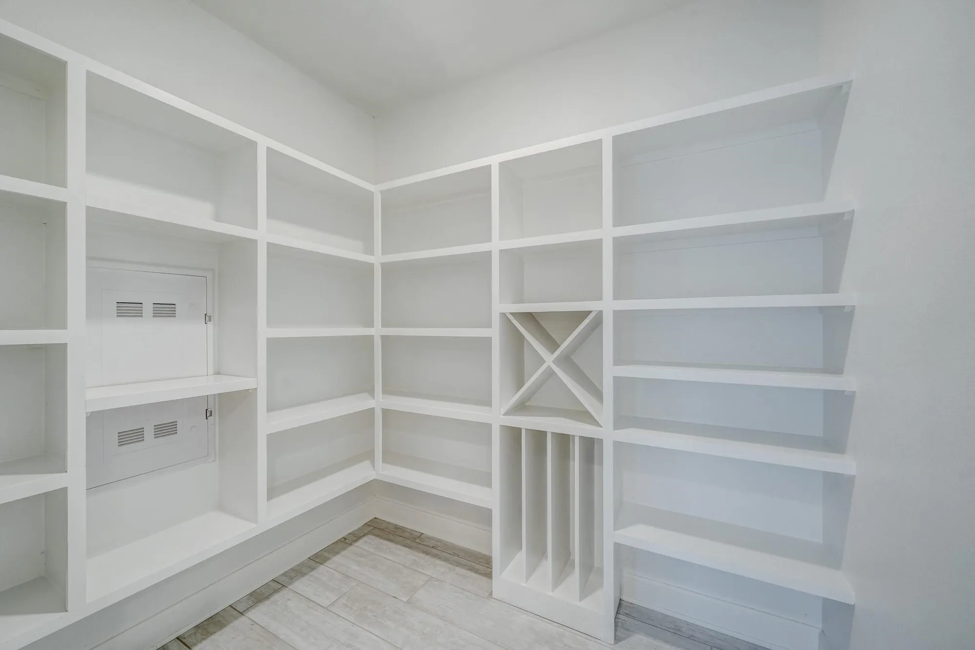 Property Slideshow image 18 of 32 | 6804 westview dr apt 1307, Houston, TX, 77055