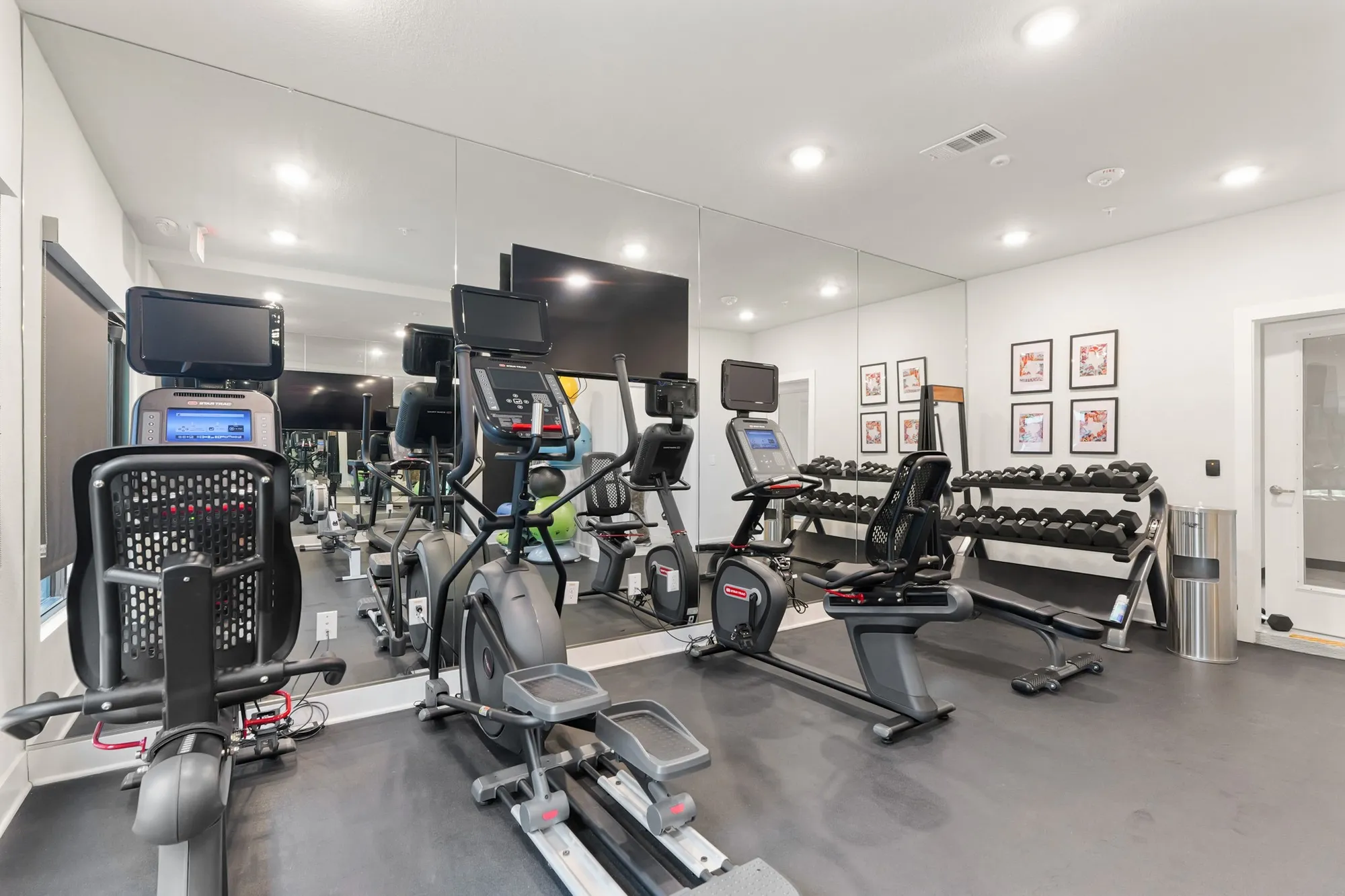 Property Slideshow image 24 of 32 | 6804 westview dr apt 1307, Houston, TX, 77055