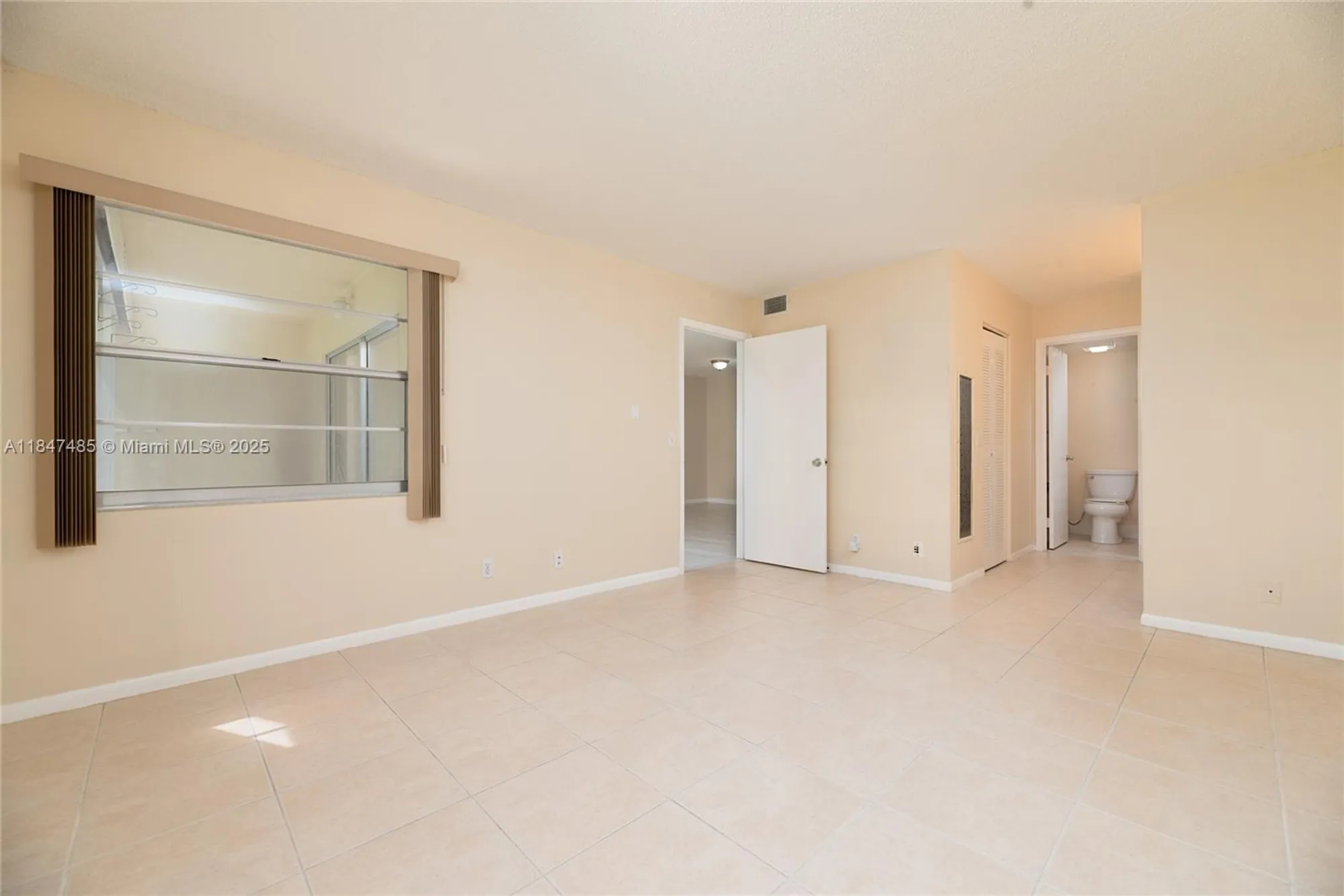 Property Slideshow image 13 of 21 | 13000 sw 15th ct 206u, Pembroke Pines, FL, 33027