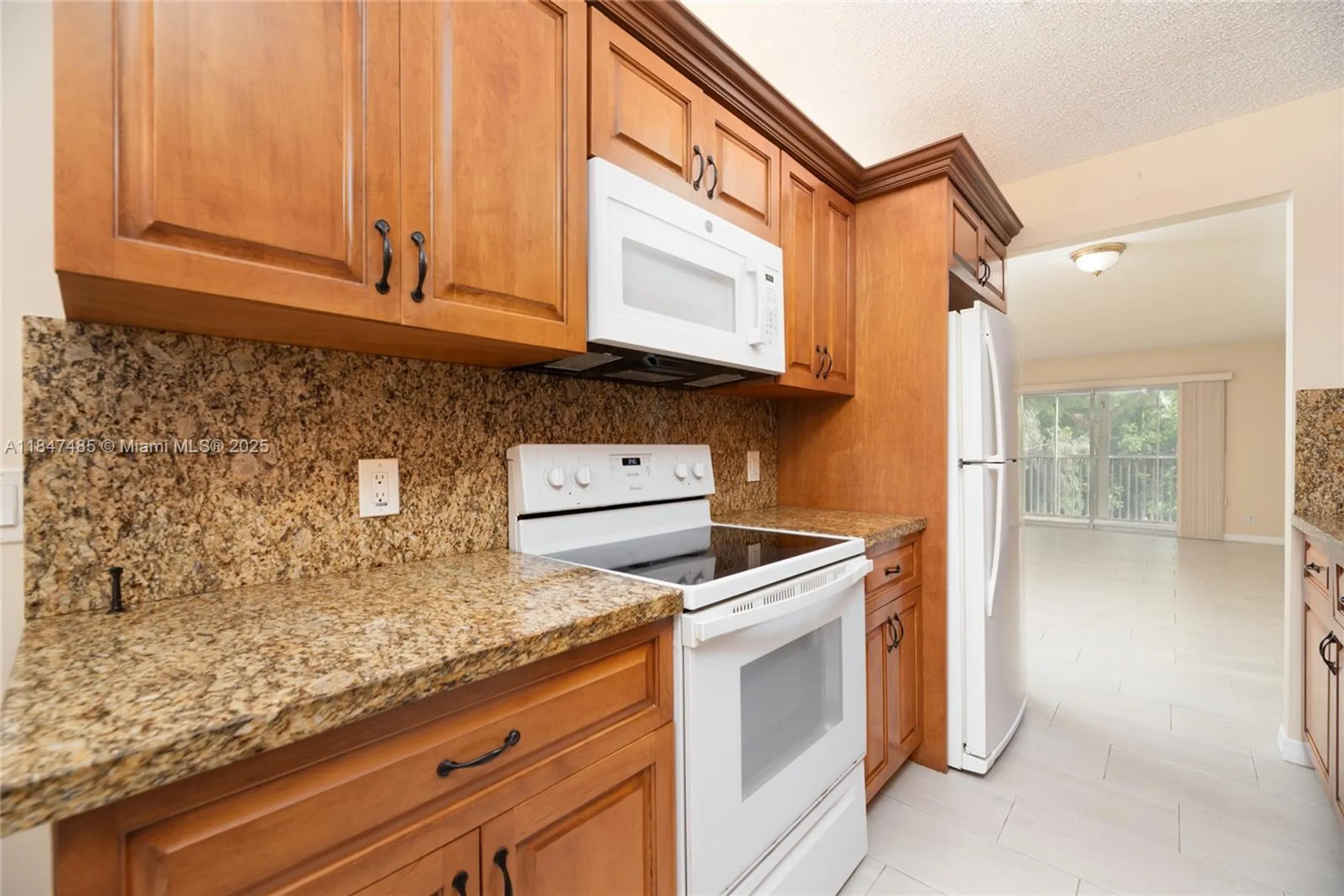 Property Slideshow image 8 of 21 | 13000 sw 15th ct 206u, Pembroke Pines, FL, 33027