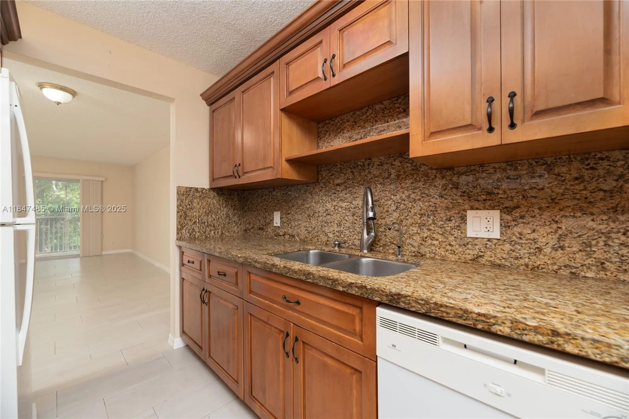 Property Slideshow image 9 of 21 | 13000 sw 15th ct 206u, Pembroke Pines, FL, 33027