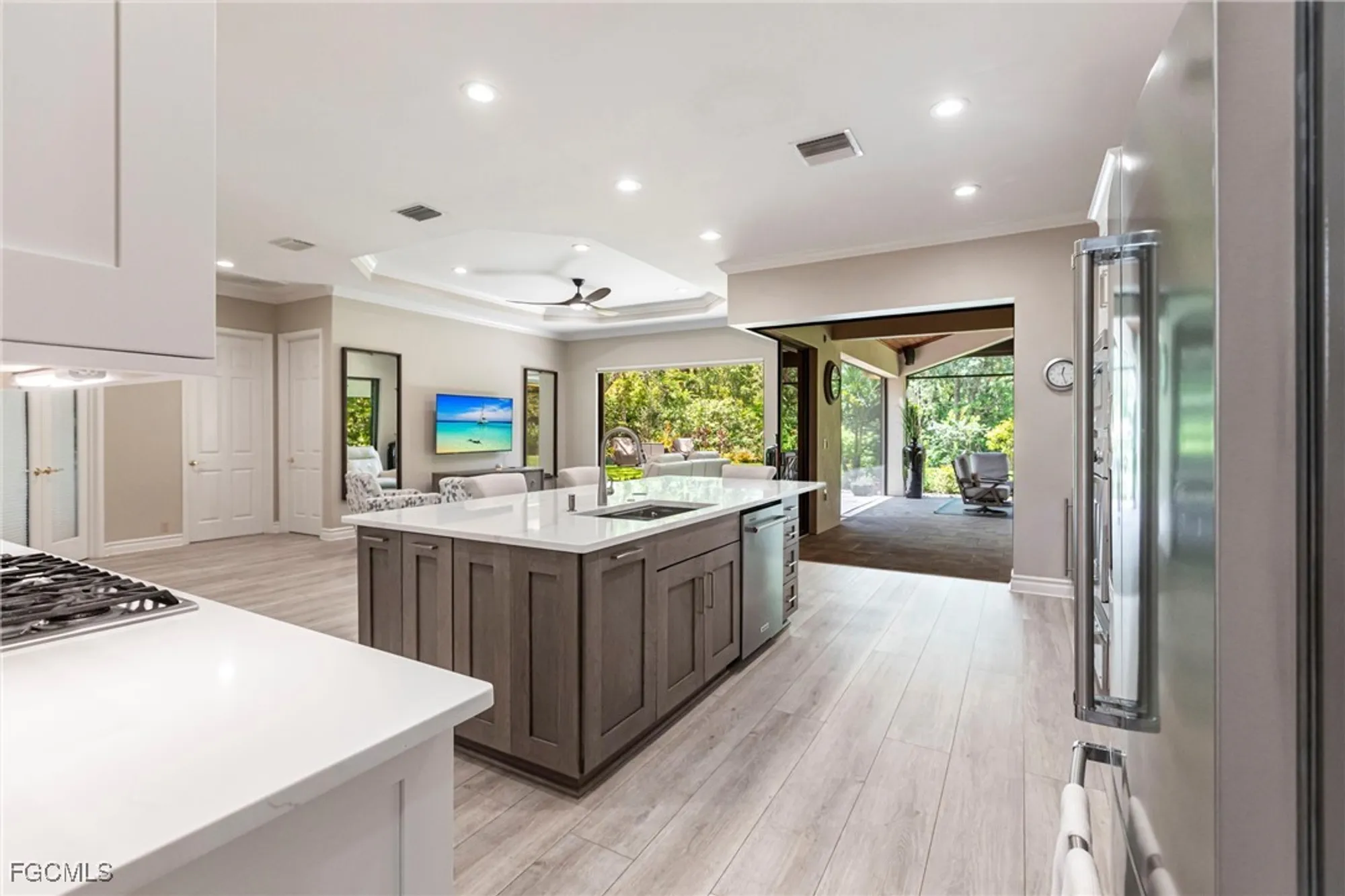 Property Slideshow image 14 of 49 | 3360 shady bnd, Fort Myers, FL, 33905