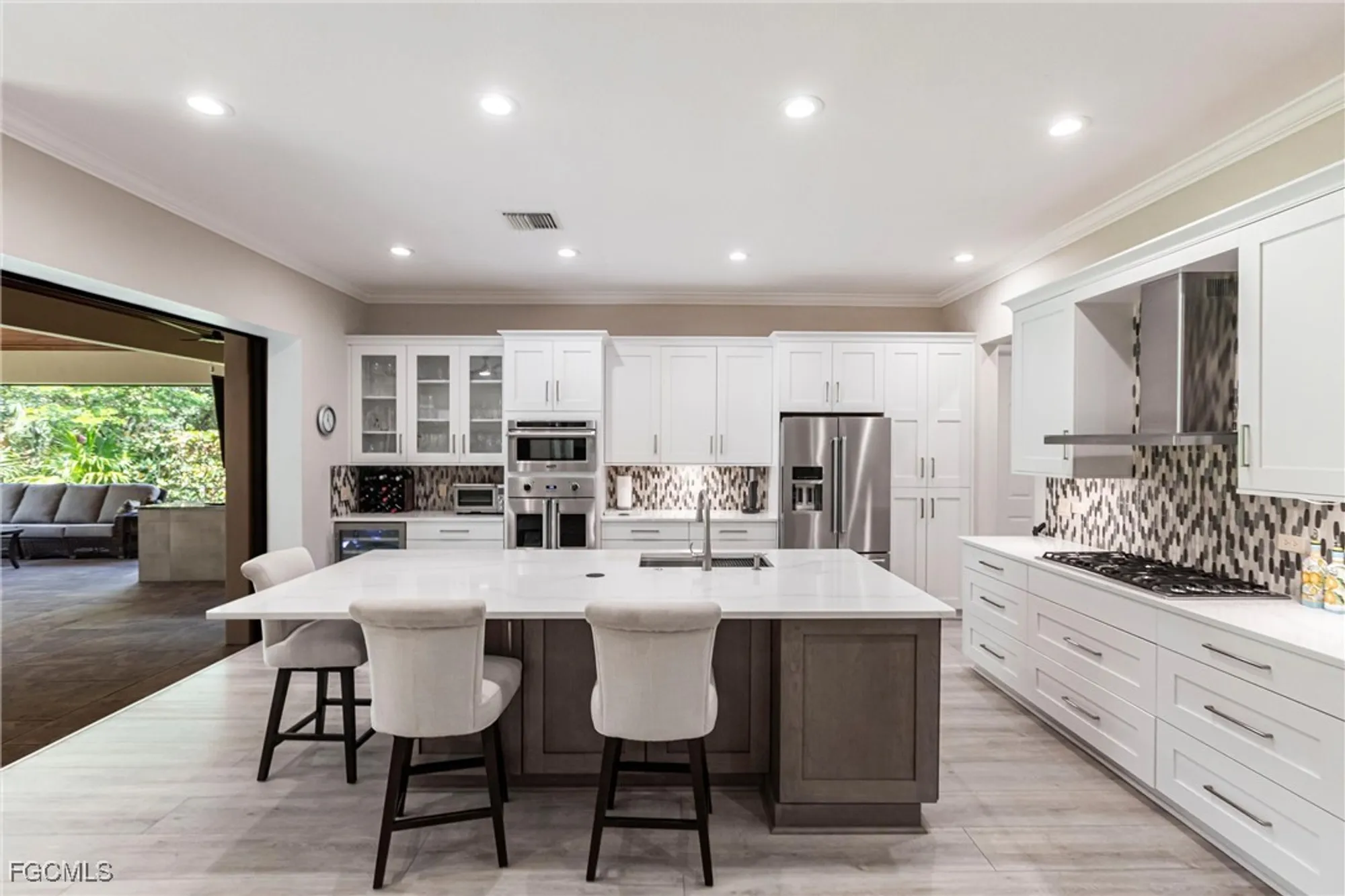 Property Slideshow image 1 of 49 | 3360 shady bnd, Fort Myers, FL, 33905