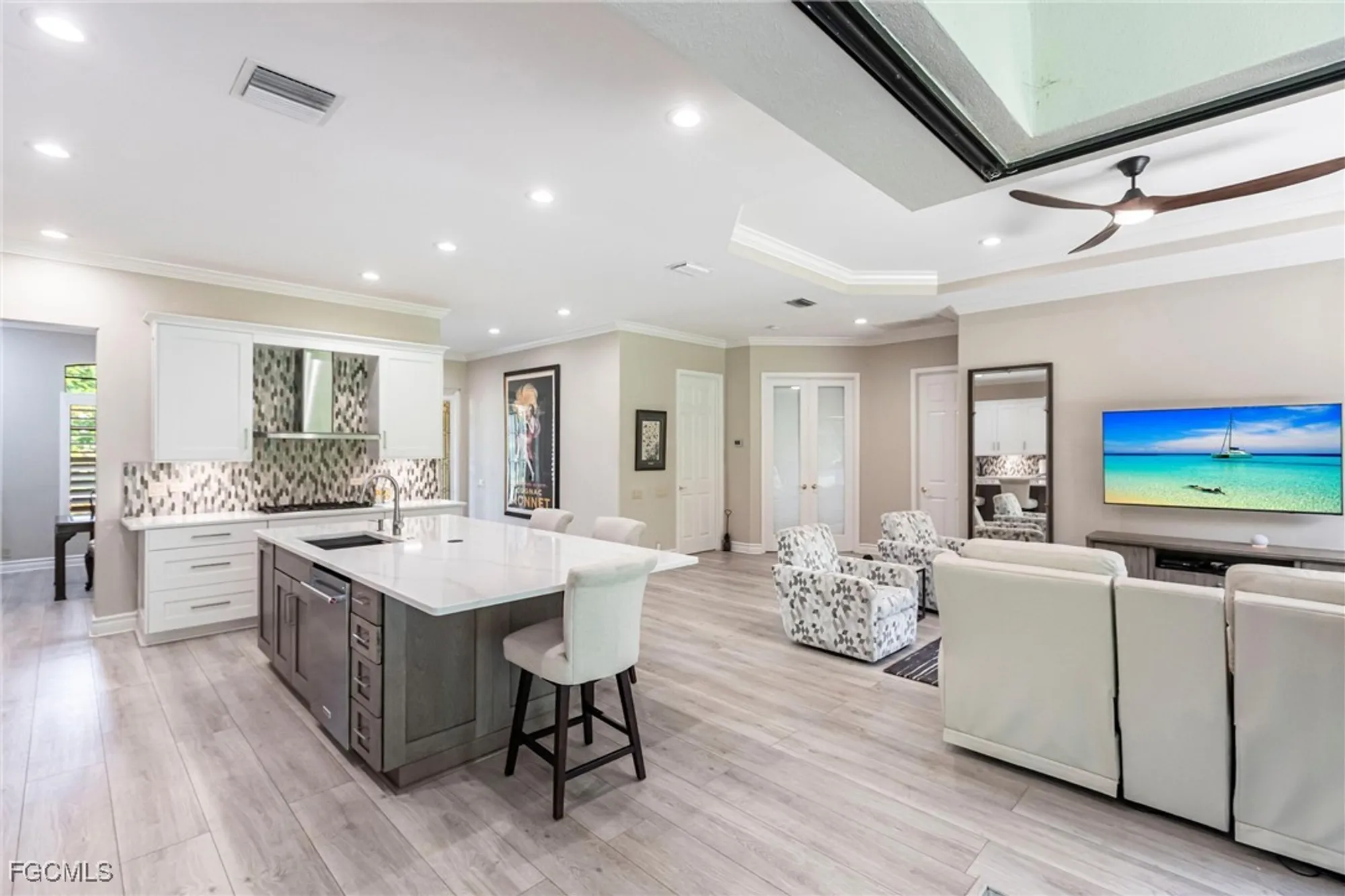 Property Slideshow image 10 of 49 | 3360 shady bnd, Fort Myers, FL, 33905