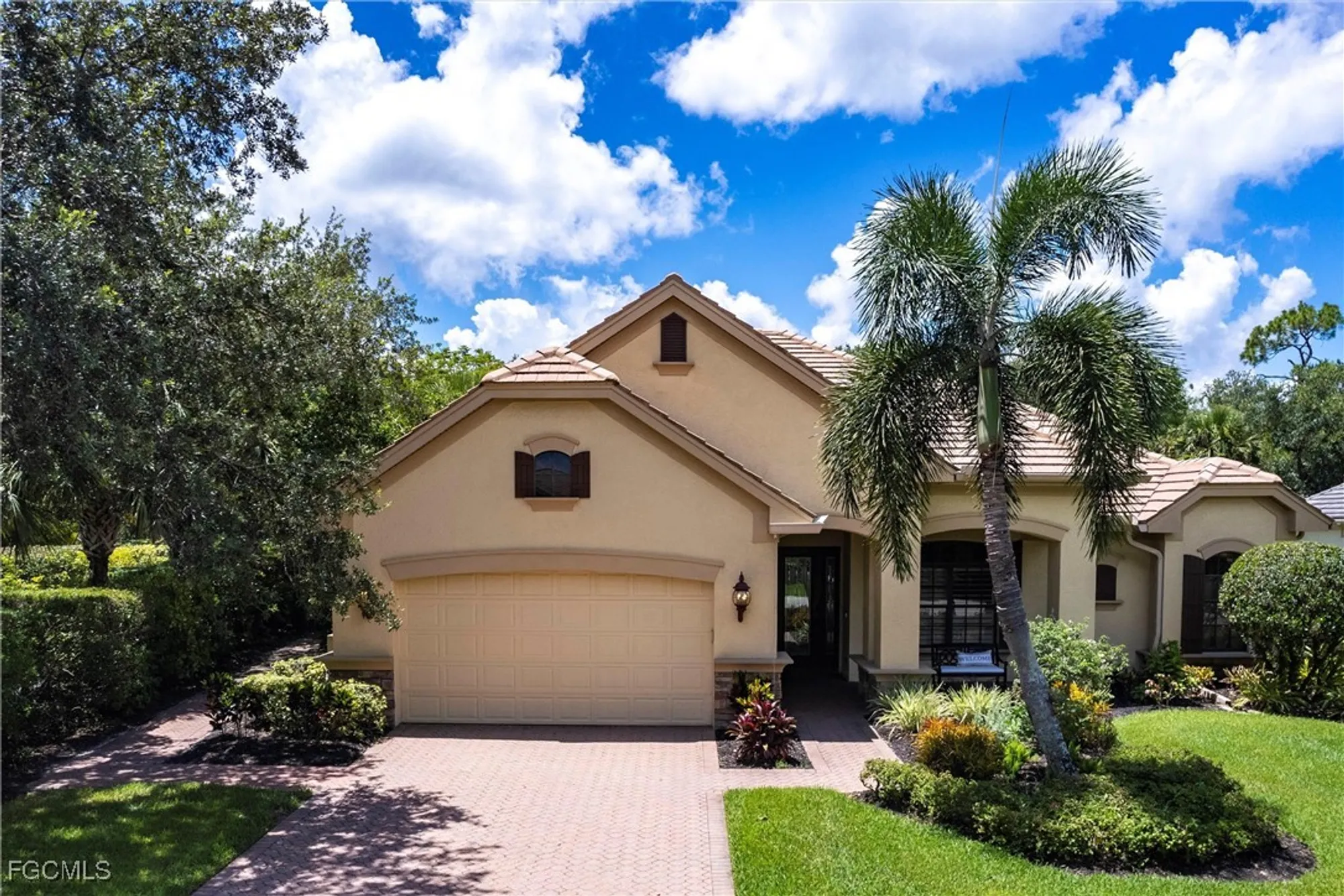 Property Slideshow image 2 of 49 | 3360 shady bnd, Fort Myers, FL, 33905