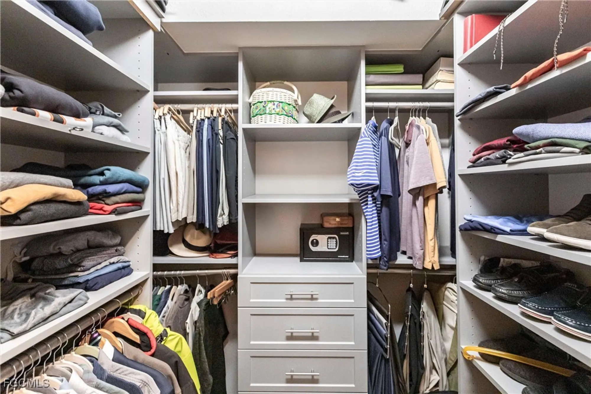 Property Slideshow image 22 of 49 | 3360 shady bnd, Fort Myers, FL, 33905