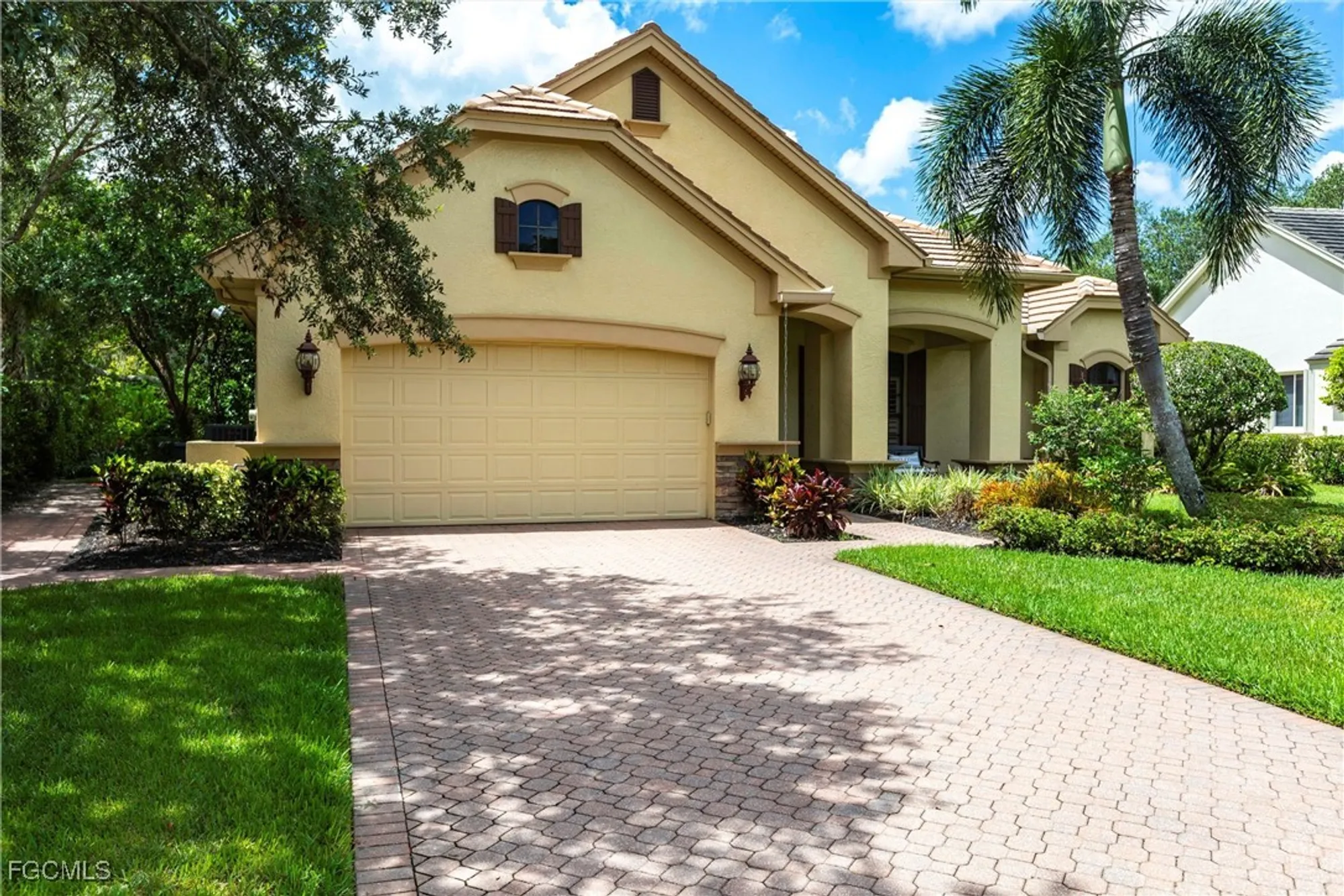 Property Slideshow image 4 of 49 | 3360 shady bnd, Fort Myers, FL, 33905