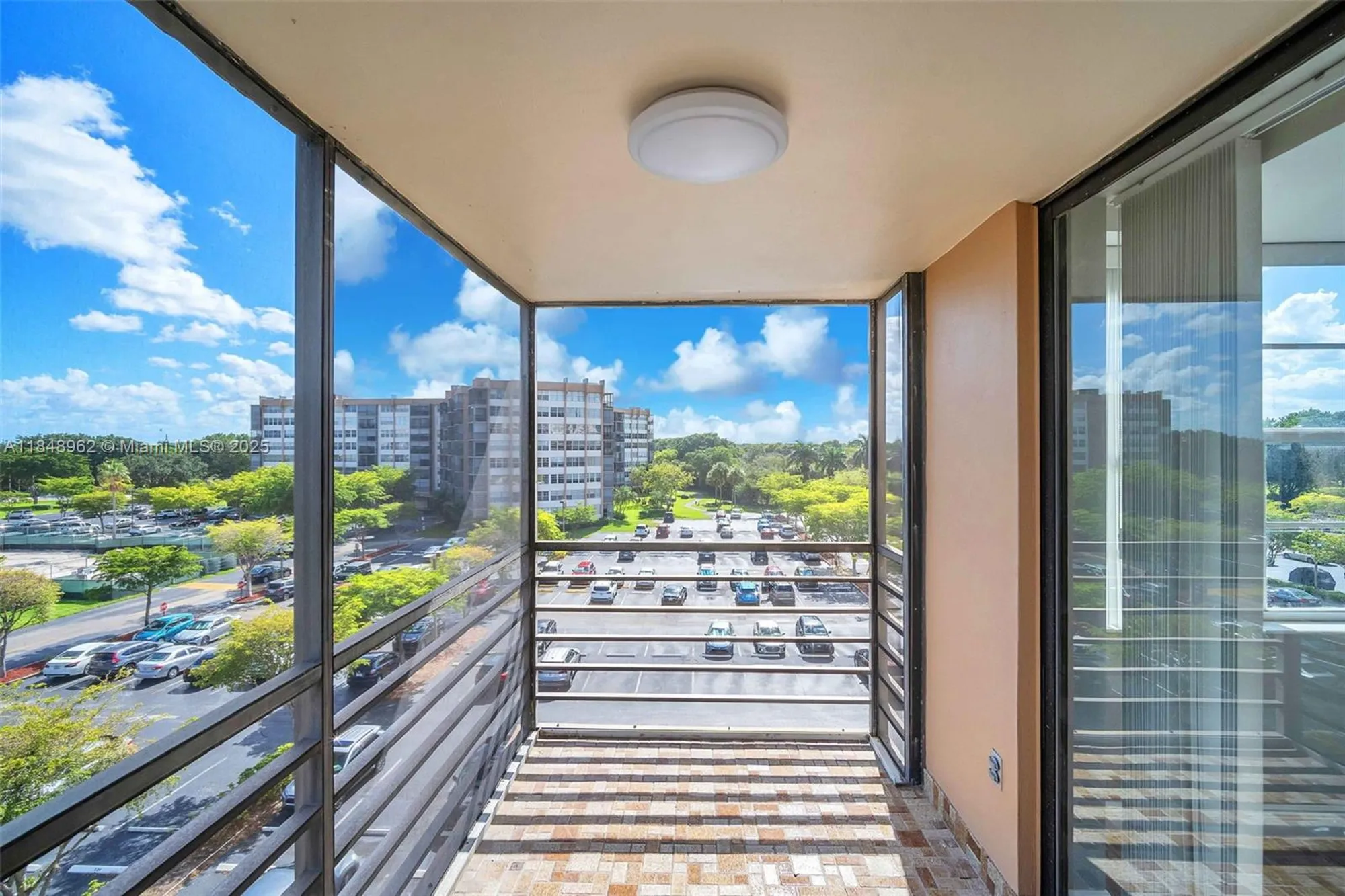 Property Slideshow image 15 of 28 | 1000 saint charles pl apt 512, Pembroke Pines, FL, 33026