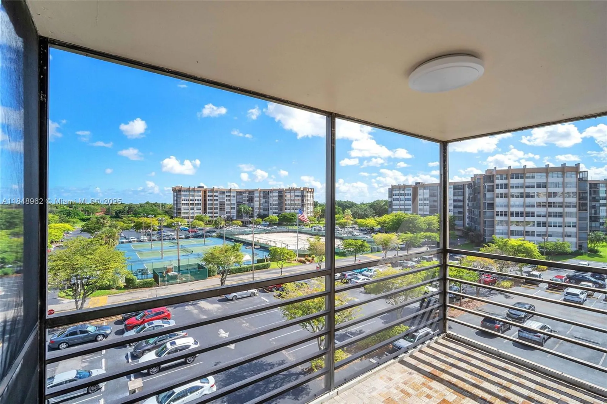 Property Slideshow image 16 of 28 | 1000 saint charles pl apt 512, Pembroke Pines, FL, 33026
