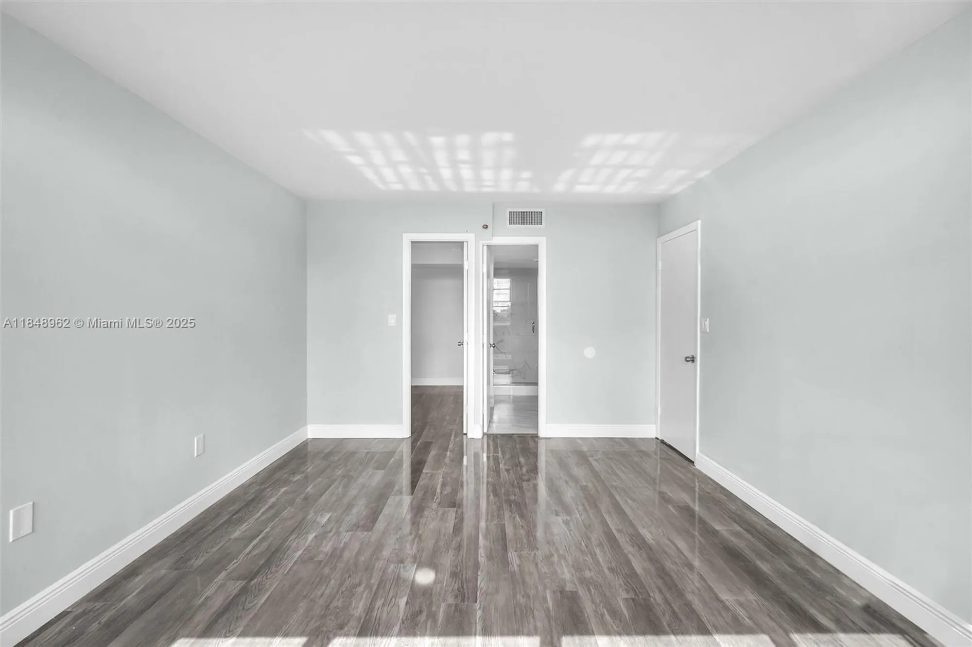 Property Slideshow image 11 of 28 | 1000 saint charles pl apt 512, Pembroke Pines, FL, 33026