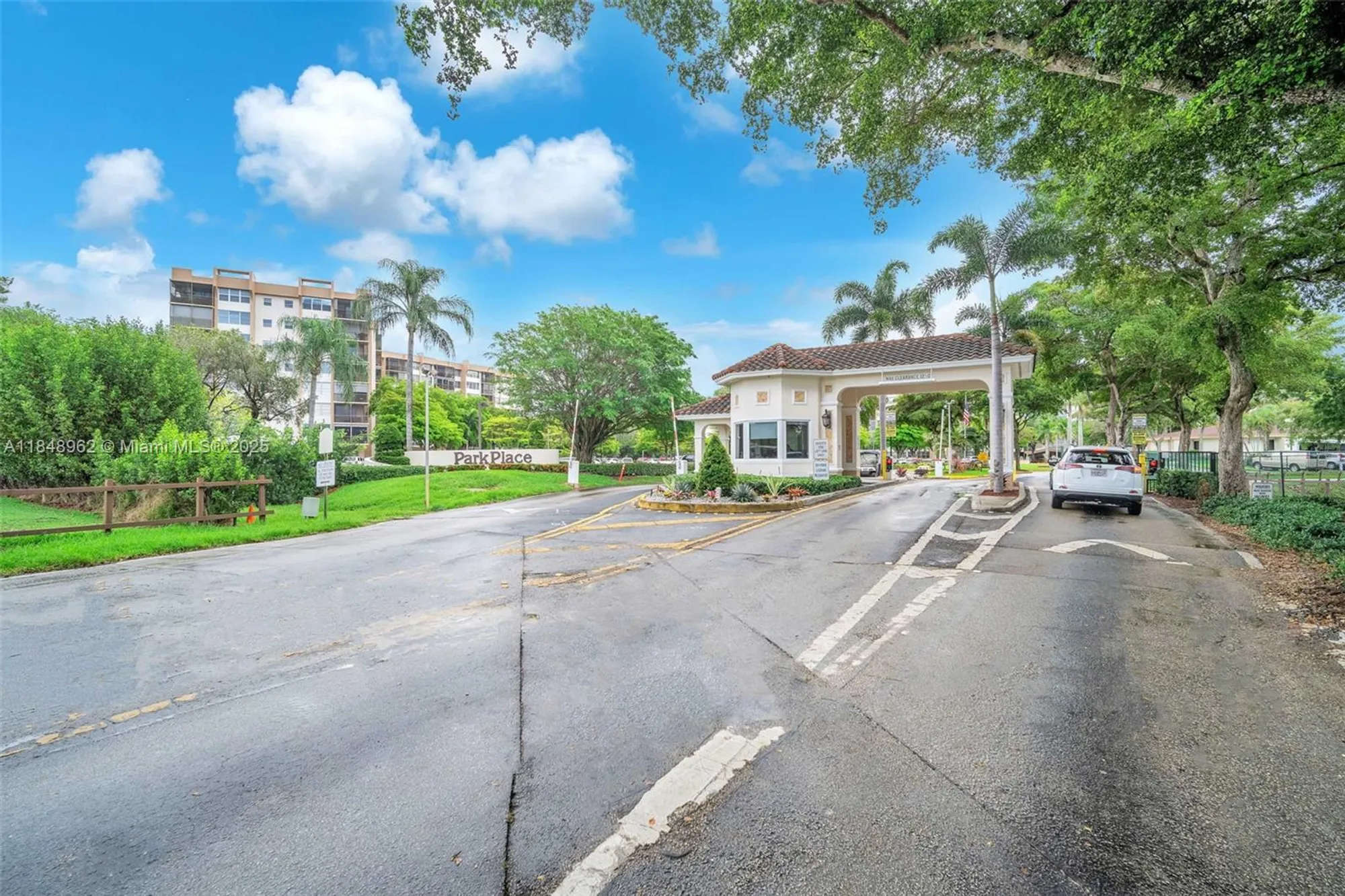 Property Slideshow image 28 of 28 | 1000 saint charles pl apt 512, Pembroke Pines, FL, 33026