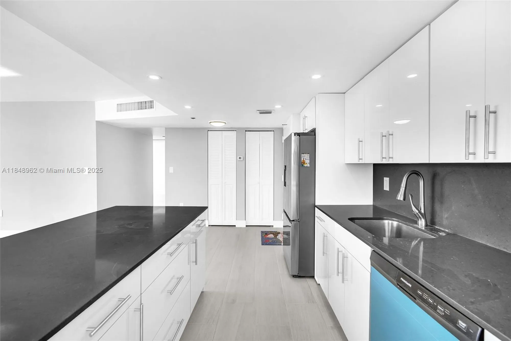 Property Slideshow image 4 of 28 | 1000 saint charles pl apt 512, Pembroke Pines, FL, 33026