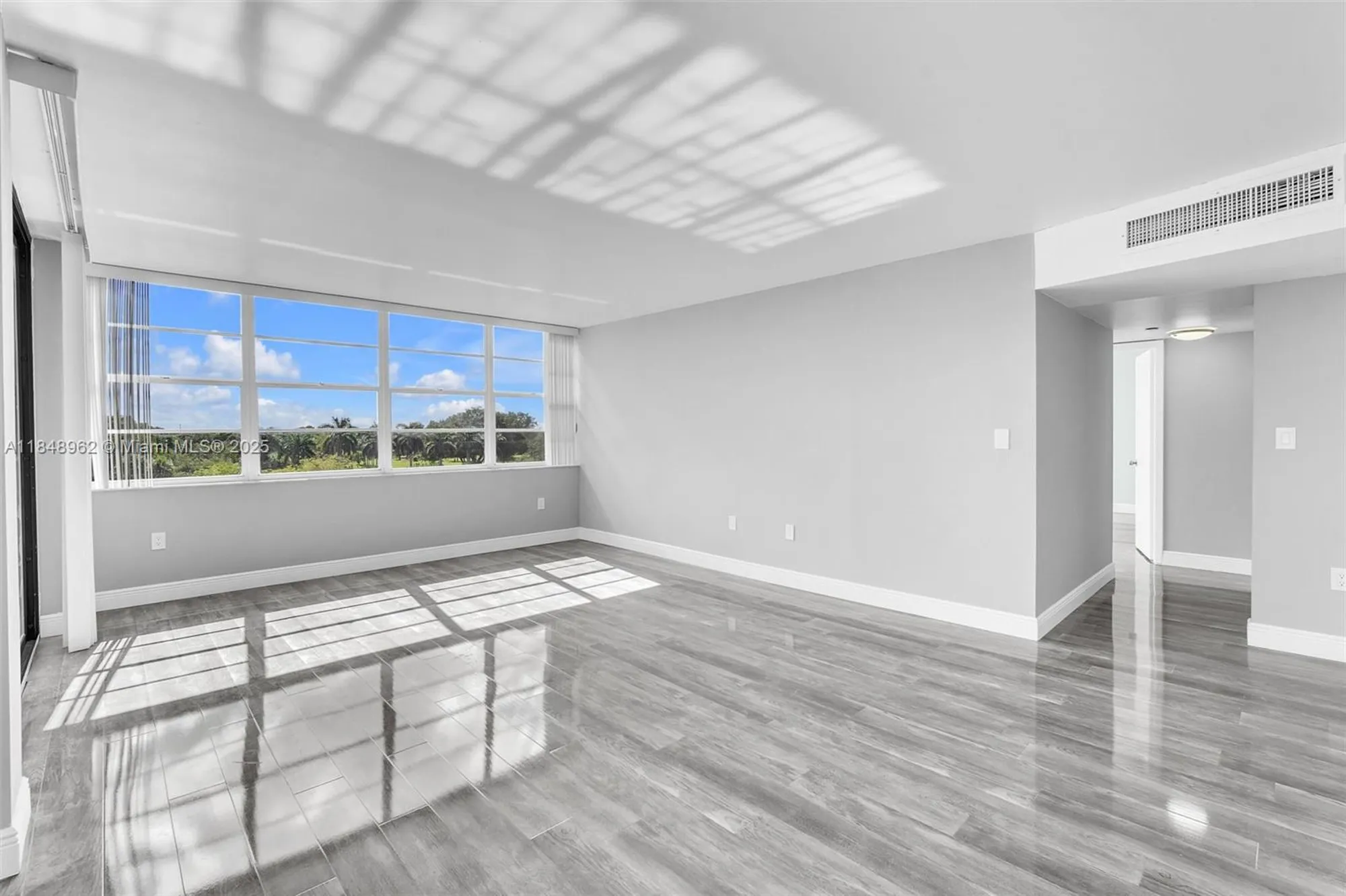 Property Slideshow image 8 of 28 | 1000 saint charles pl apt 512, Pembroke Pines, FL, 33026