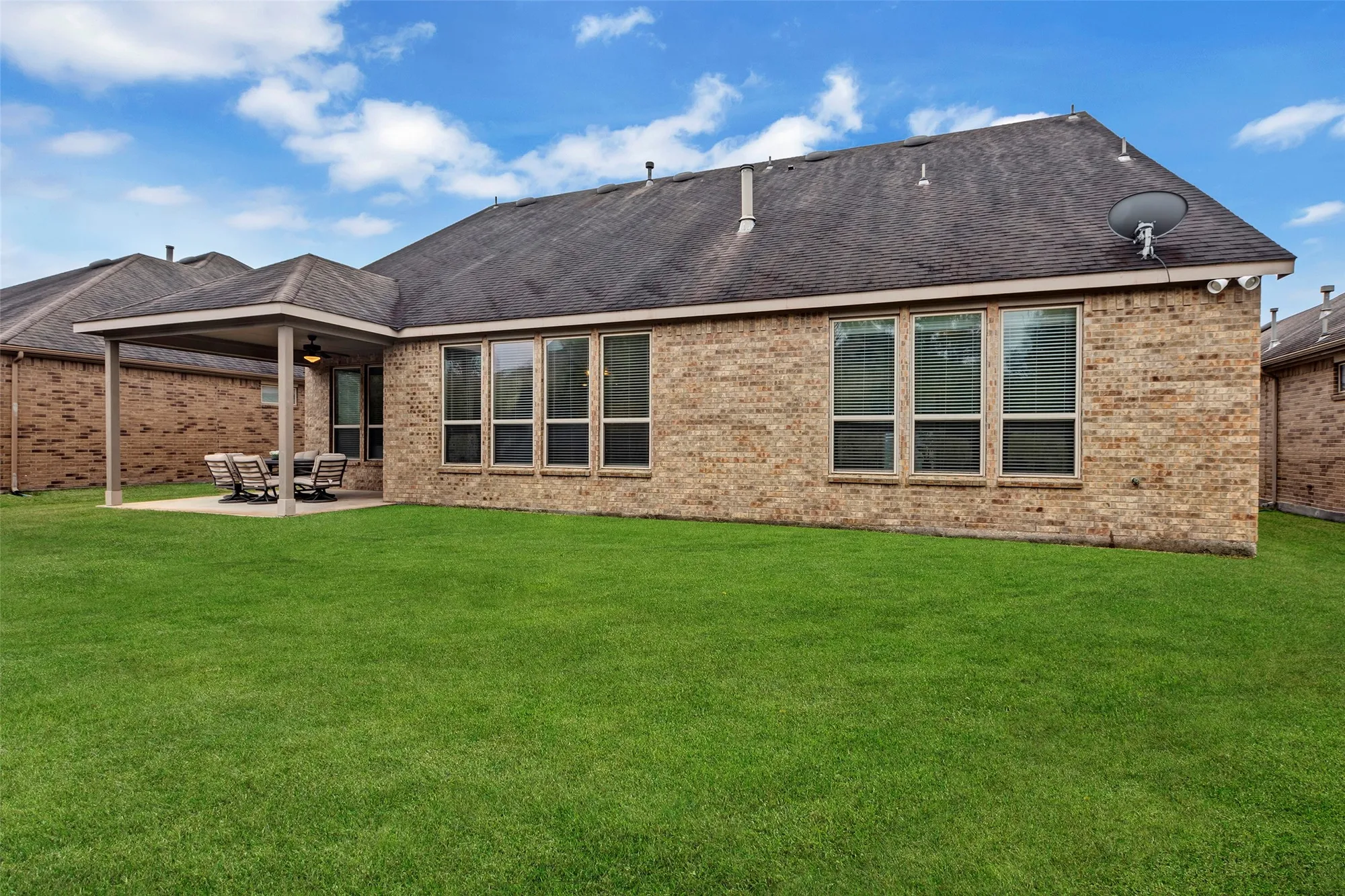 Property Slideshow image 36 of 39 | 342 kerry bog ln, Spring, TX, 77382