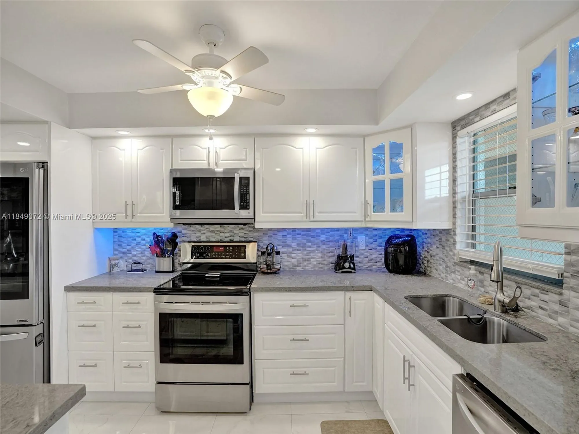 Property Slideshow image 5 of 52 | 5860 nw 44th st apt 314, Lauderhill, FL, 33319