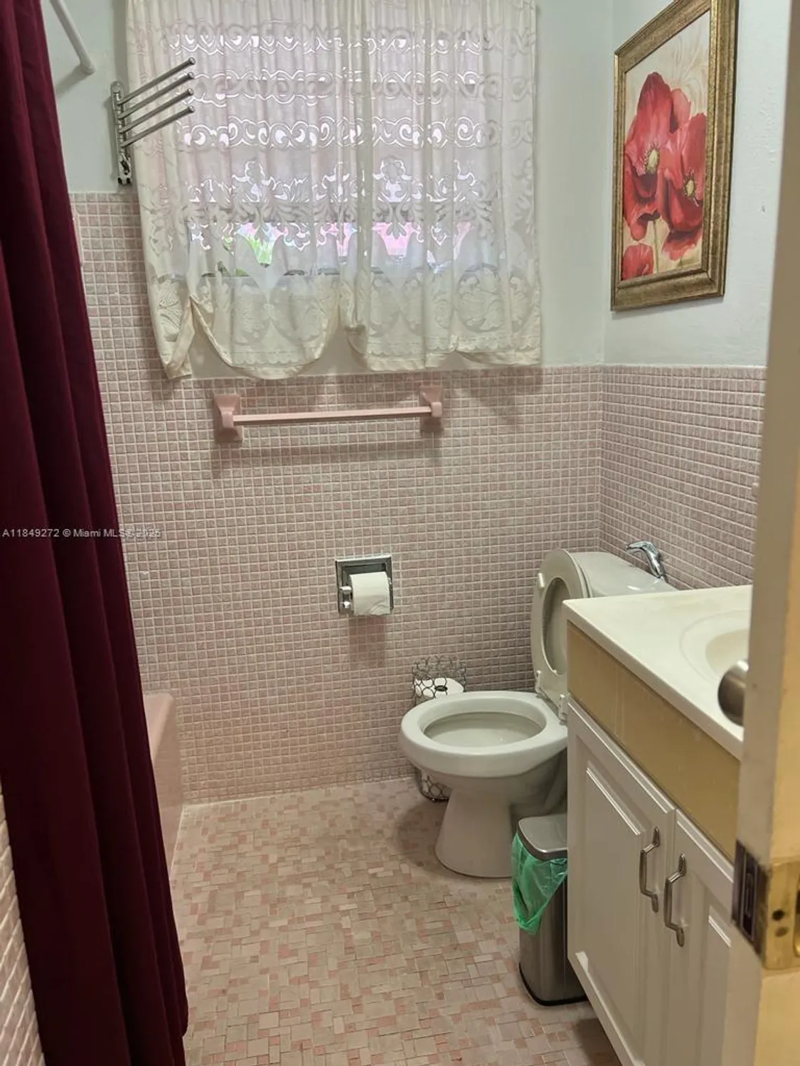 Property Slideshow image 10 of 10 | 215 se 3rd ave apt 403a, Hallandale Beach, FL, 33009