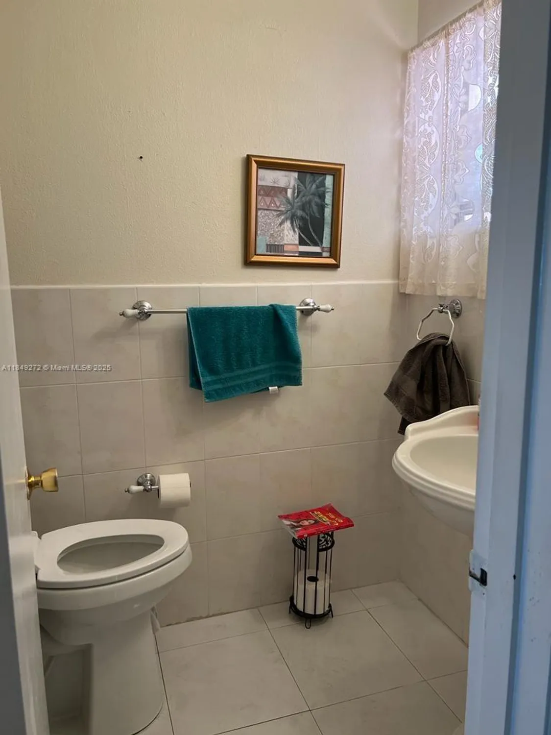 Property Slideshow image 6 of 10 | 215 se 3rd ave apt 403a, Hallandale Beach, FL, 33009