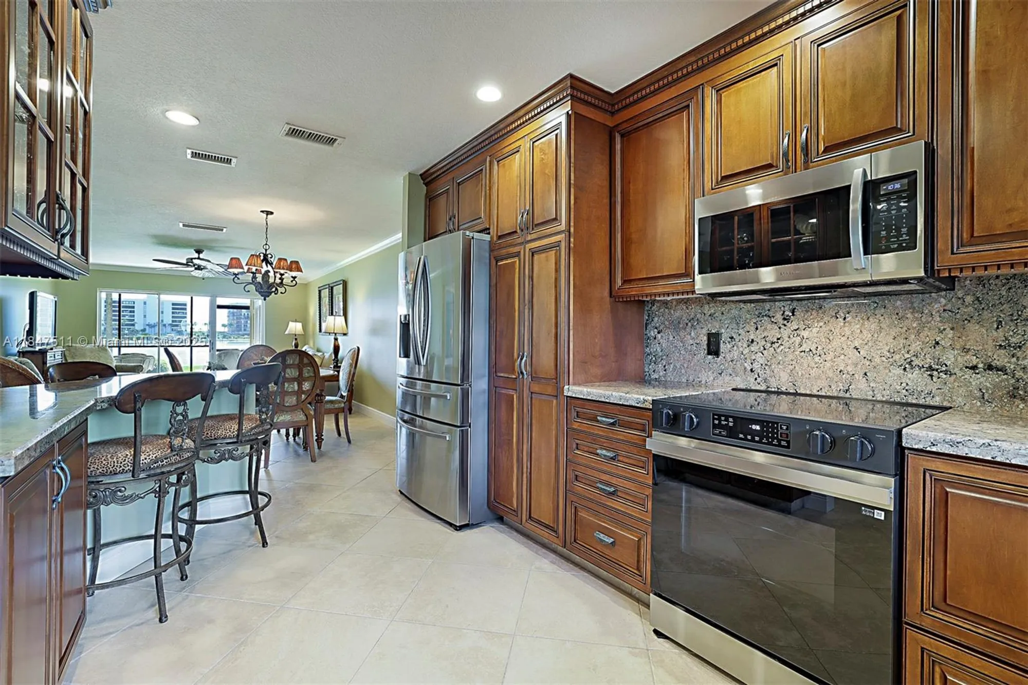 Property Slideshow image 14 of 41 | 100 intracoastal pl 102, Jupiter, FL, 33469