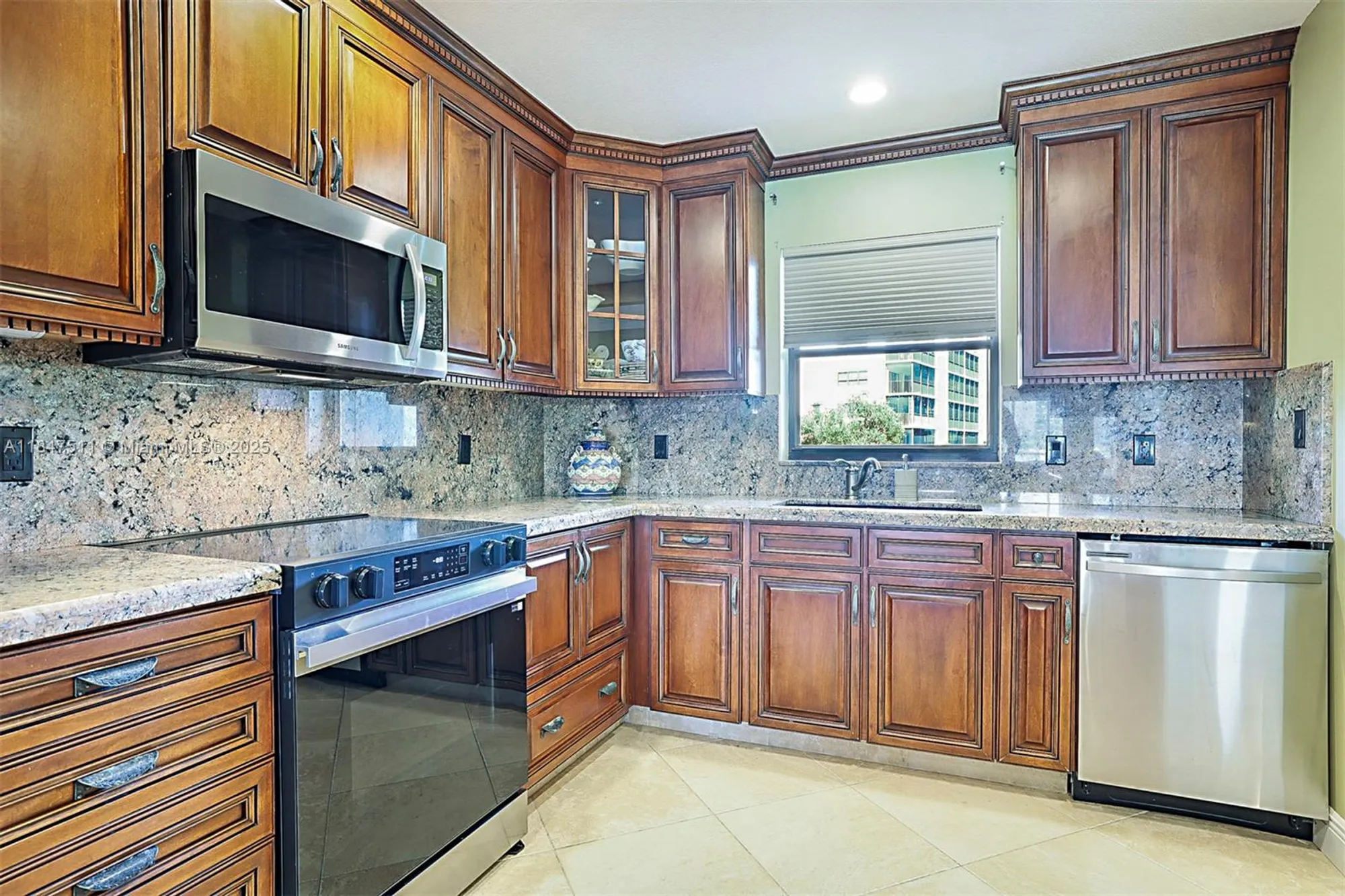 Property Slideshow image 12 of 41 | 100 intracoastal pl 102, Jupiter, FL, 33469