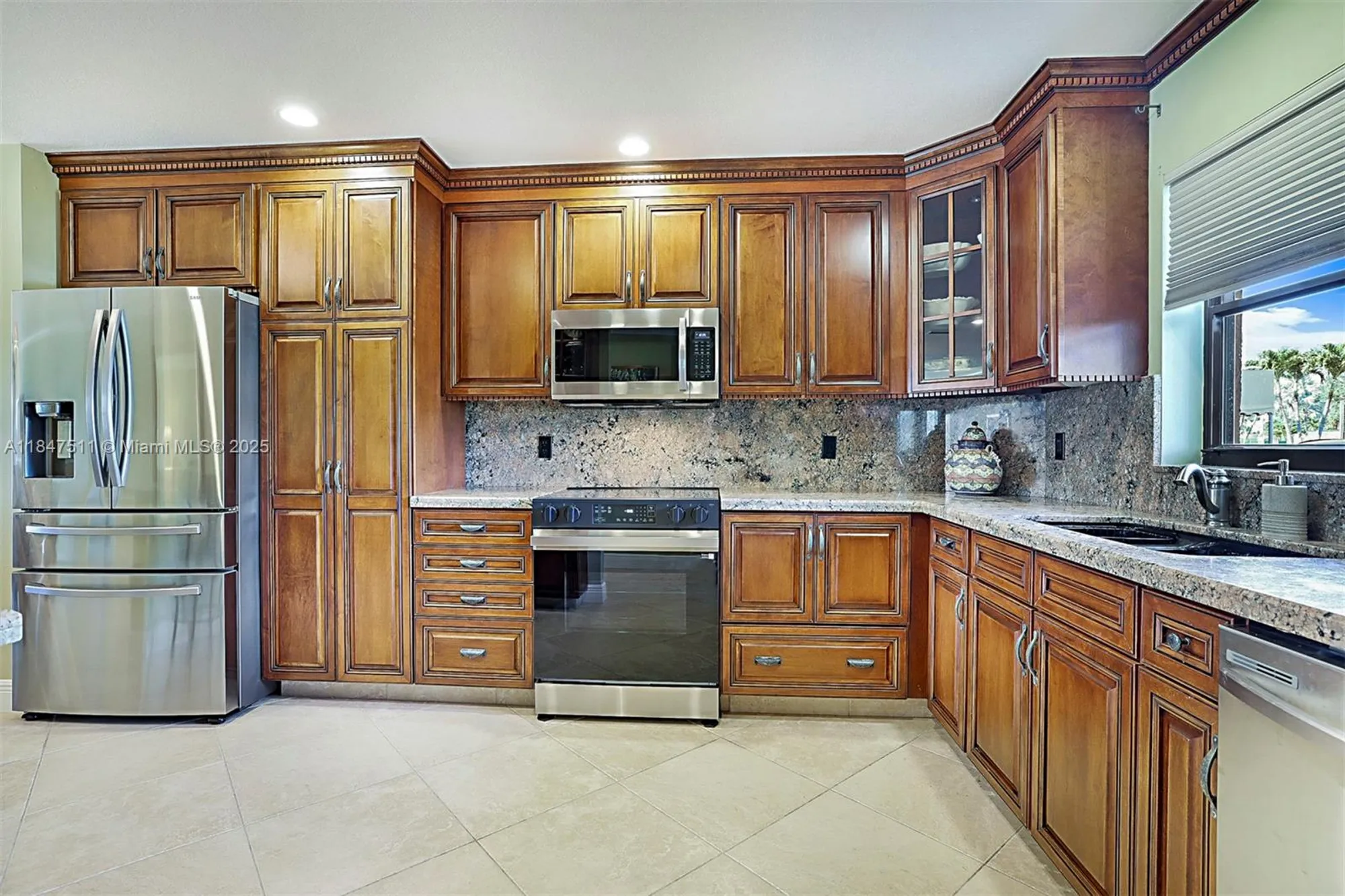 Property Slideshow image 13 of 41 | 100 intracoastal pl 102, Jupiter, FL, 33469