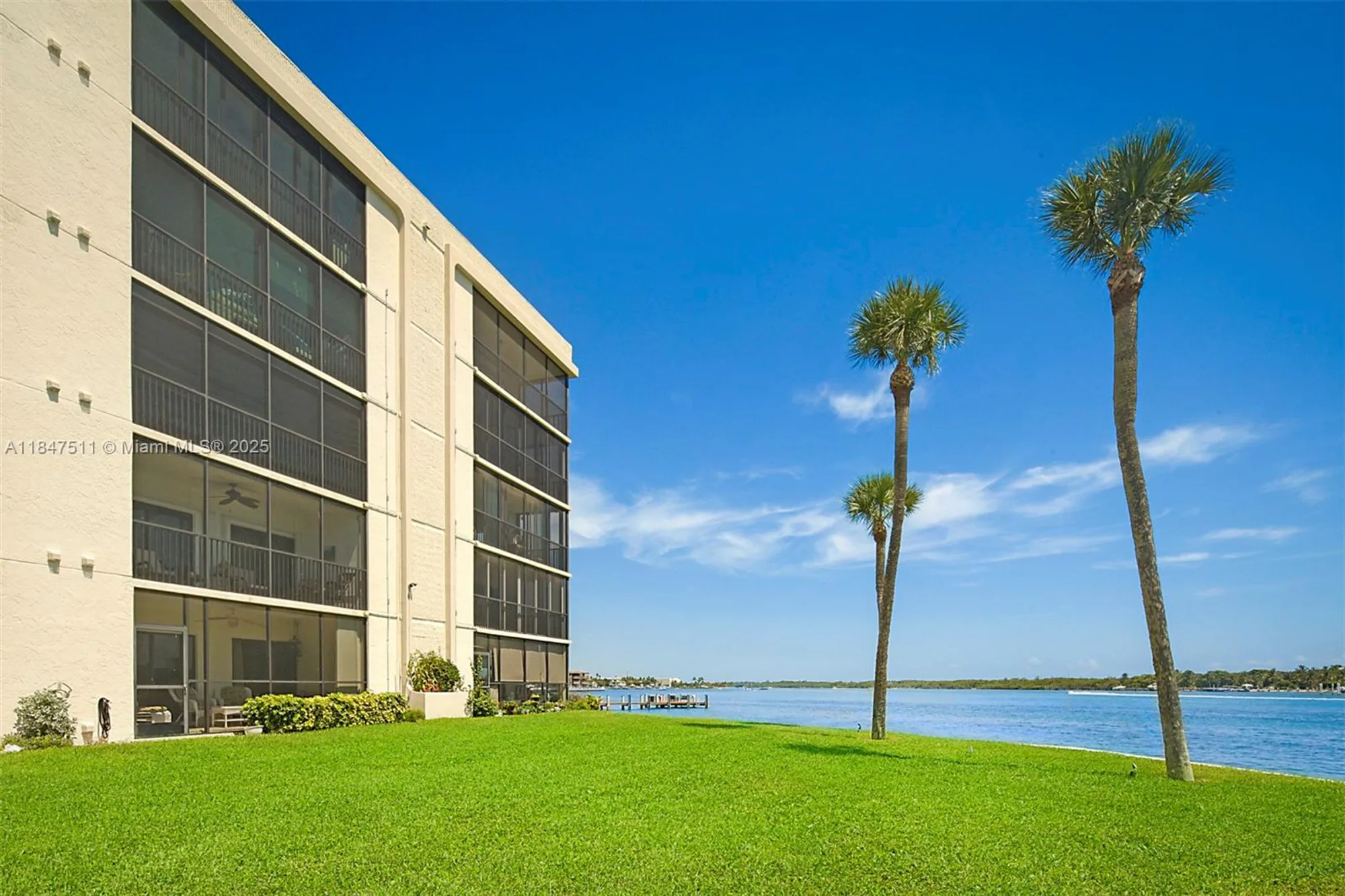 Property Slideshow image 30 of 41 | 100 intracoastal pl 102, Jupiter, FL, 33469