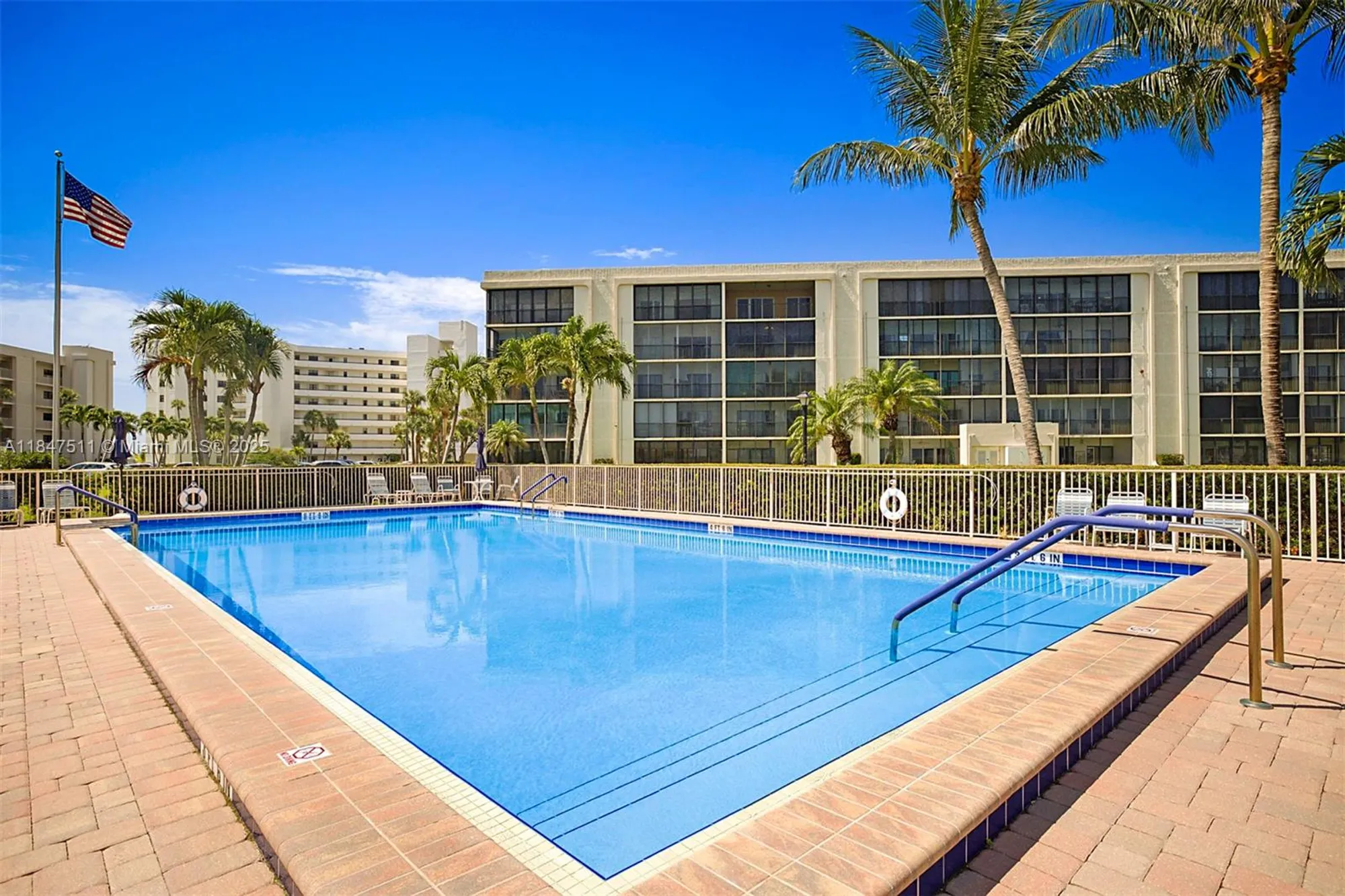 Property Slideshow image 32 of 41 | 100 intracoastal pl 102, Jupiter, FL, 33469