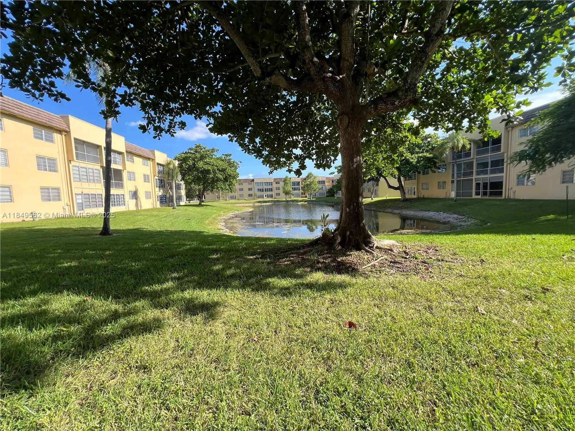 Property Slideshow image 15 of 19 | 5830 nw 64th ave apt 103, Tamarac, FL, 33319