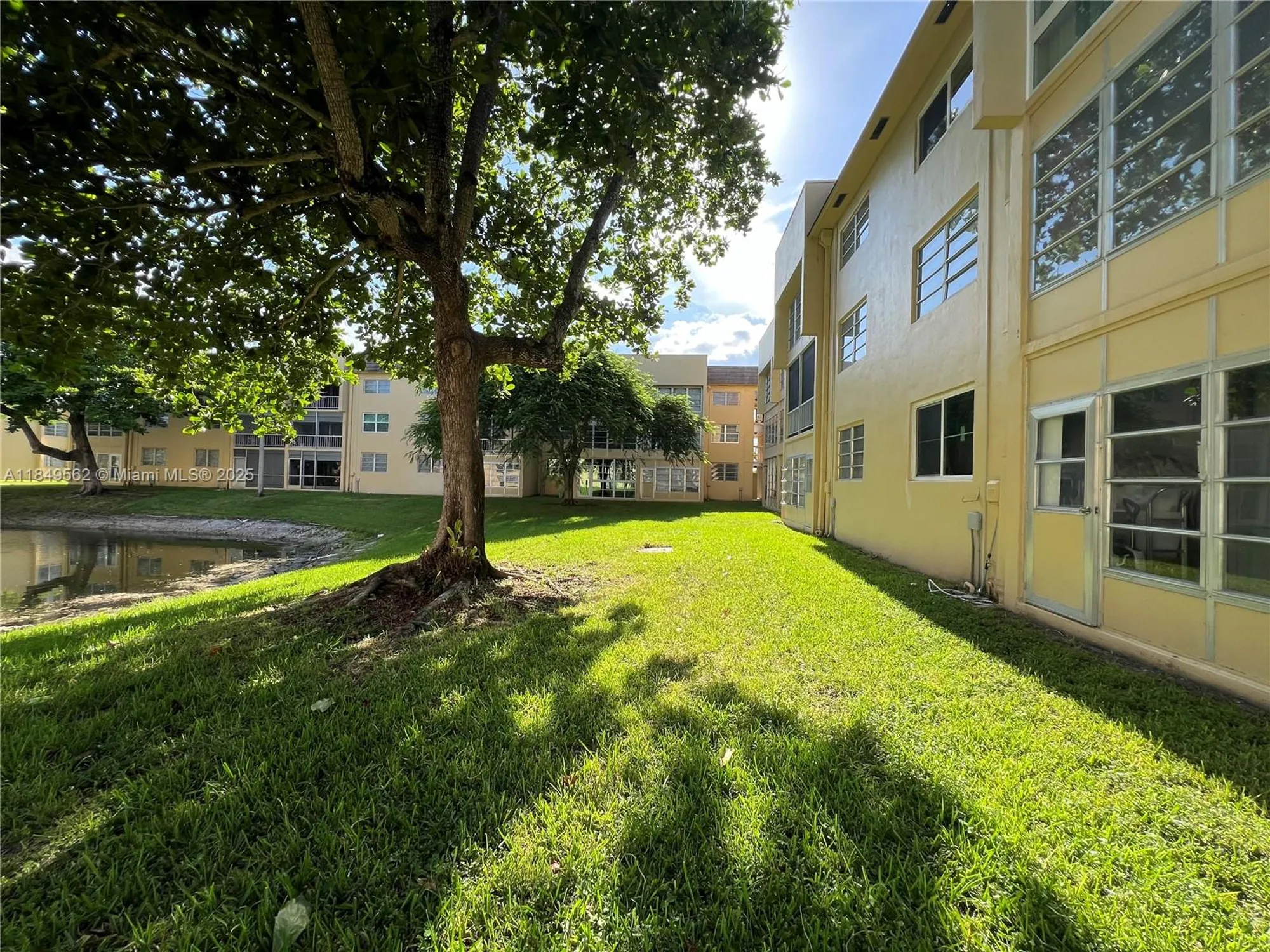 Property Slideshow image 16 of 19 | 5830 nw 64th ave apt 103, Tamarac, FL, 33319