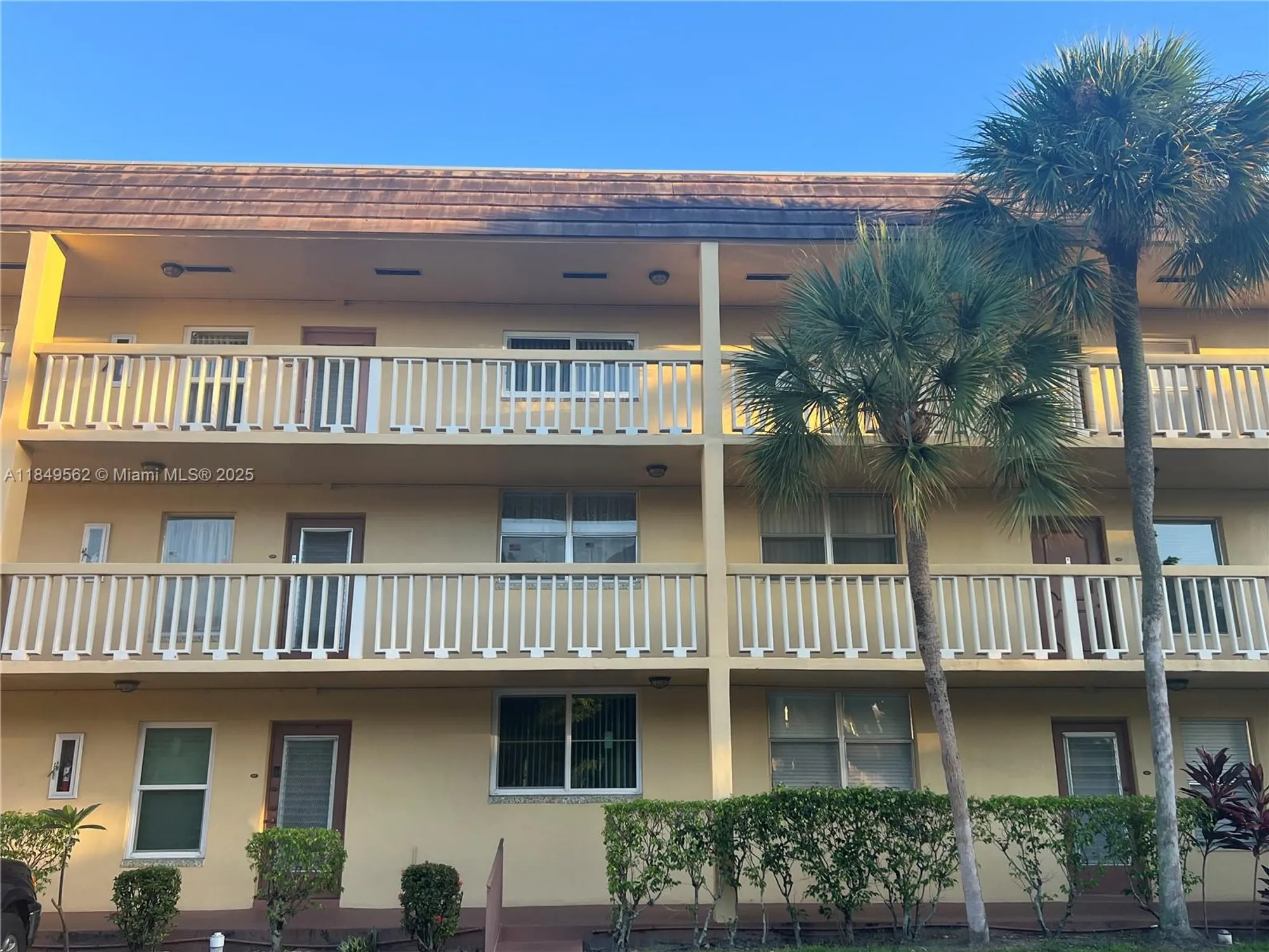 Property Slideshow image 18 of 19 | 5830 nw 64th ave apt 103, Tamarac, FL, 33319