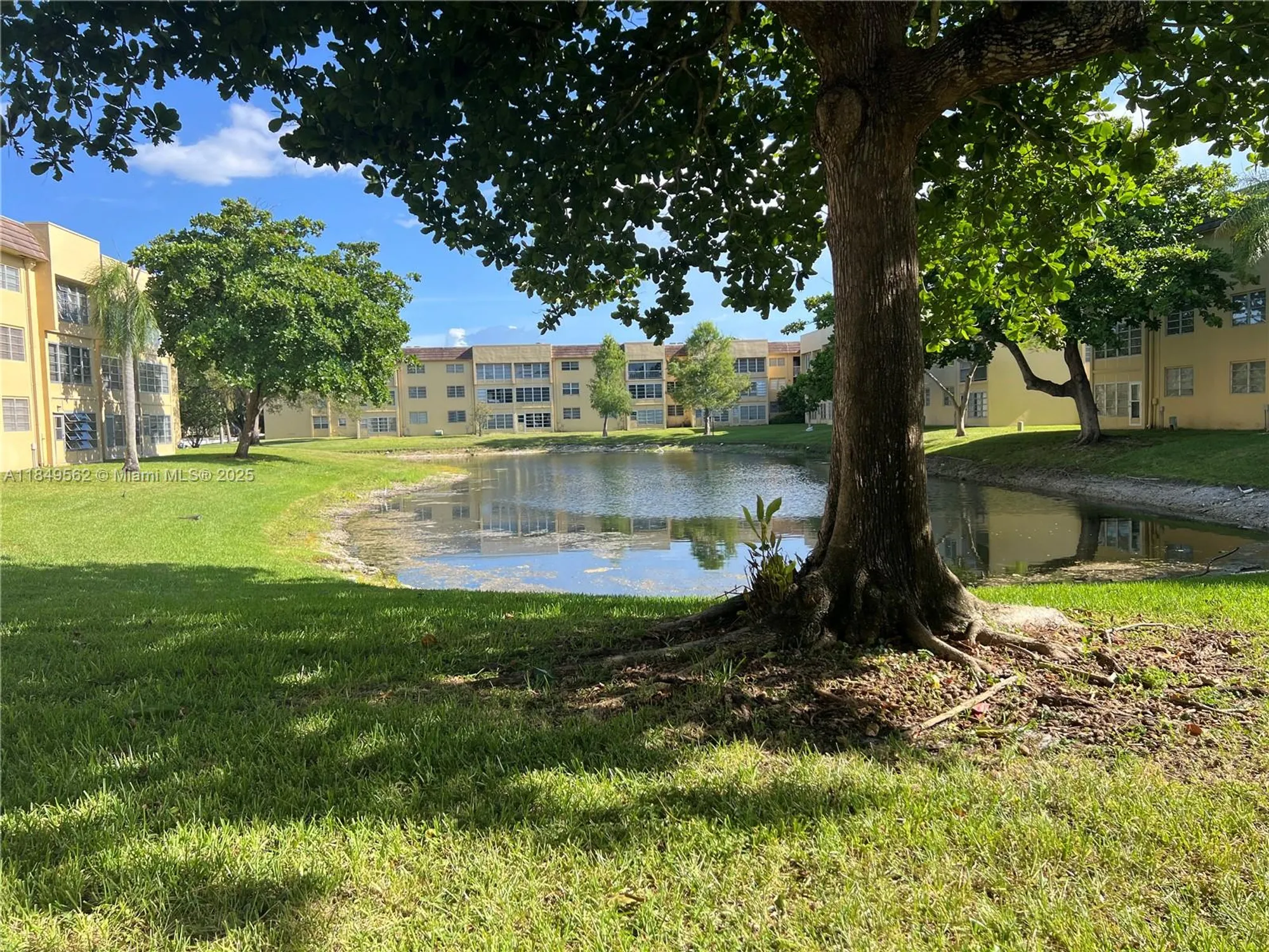 Property Slideshow image 6 of 19 | 5830 nw 64th ave apt 103, Tamarac, FL, 33319