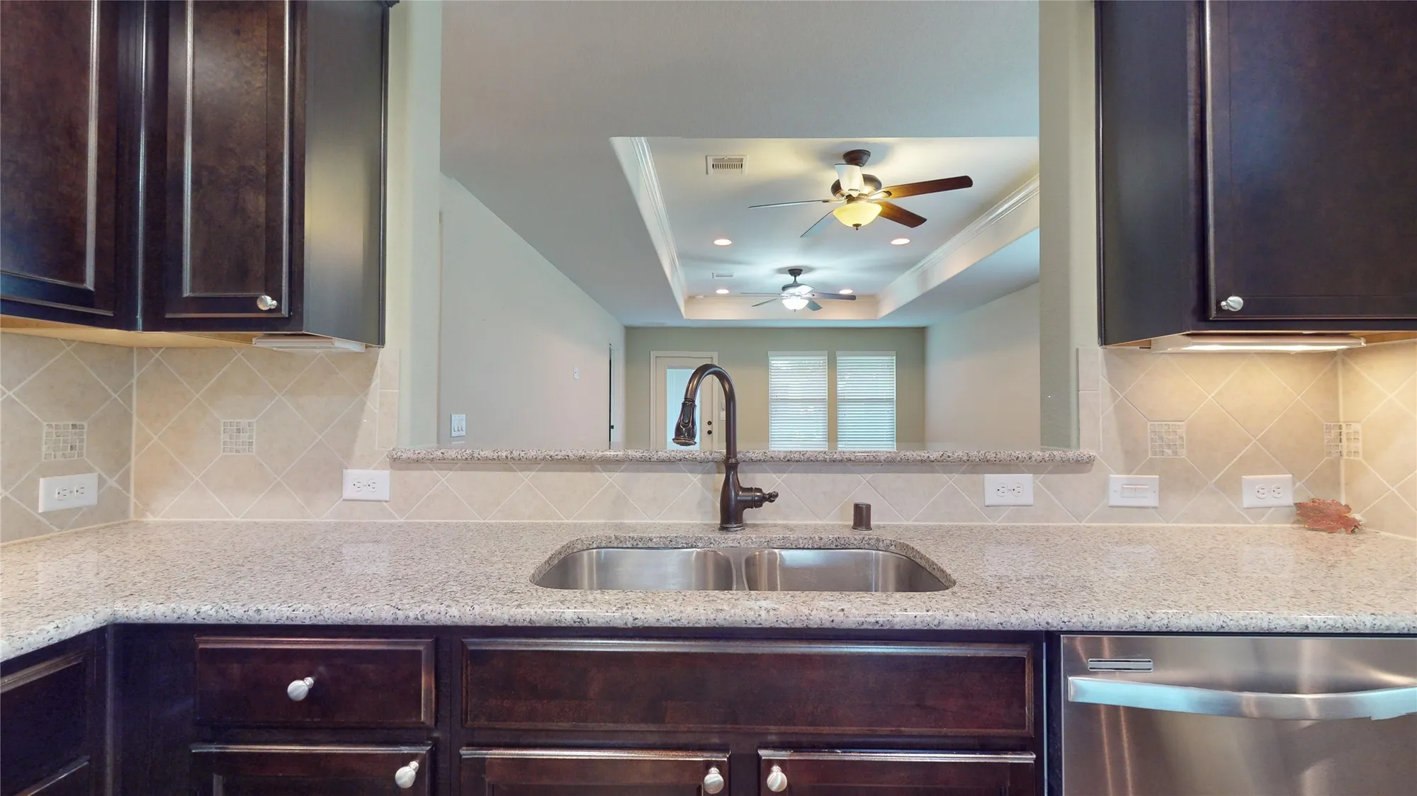 Property Slideshow image 14 of 32 | 2951 coral berry ct, Richmond, TX, 77469