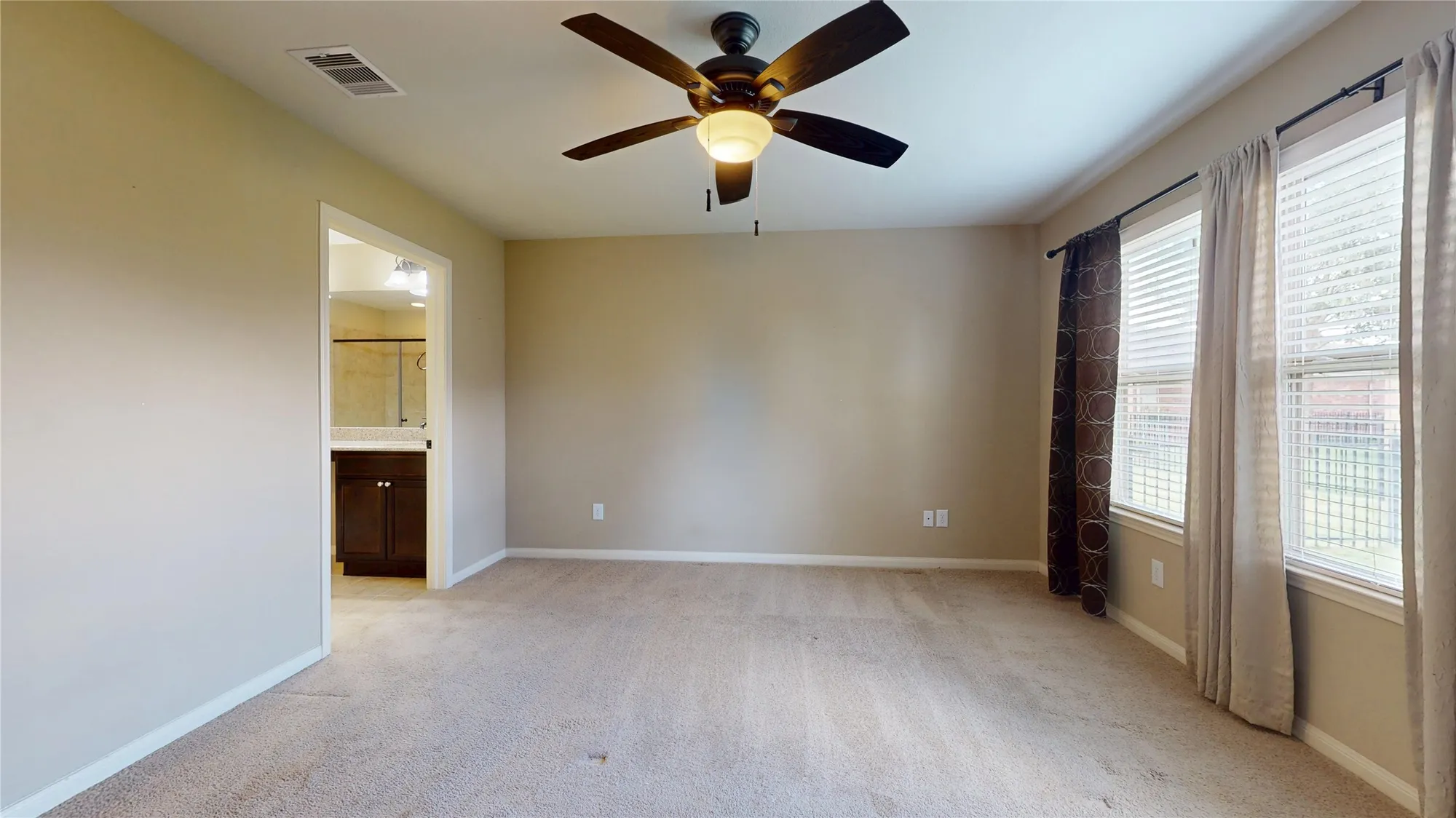 Property Slideshow image 16 of 32 | 2951 coral berry ct, Richmond, TX, 77469
