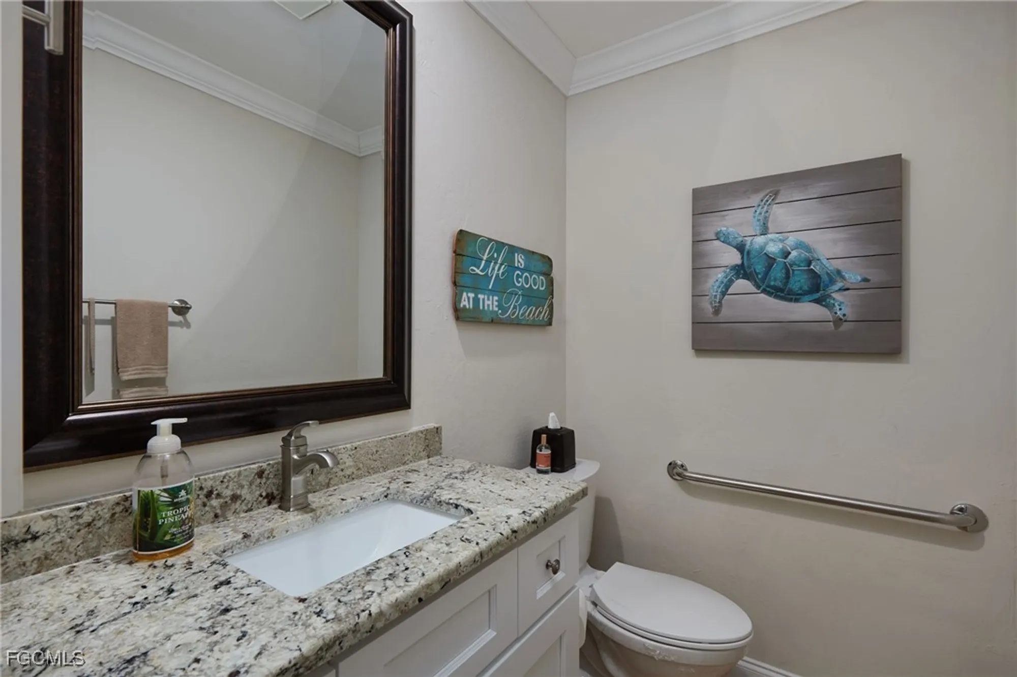 Property Slideshow image 14 of 22 | 11140 caravel cir 106, Fort Myers, FL, 33908