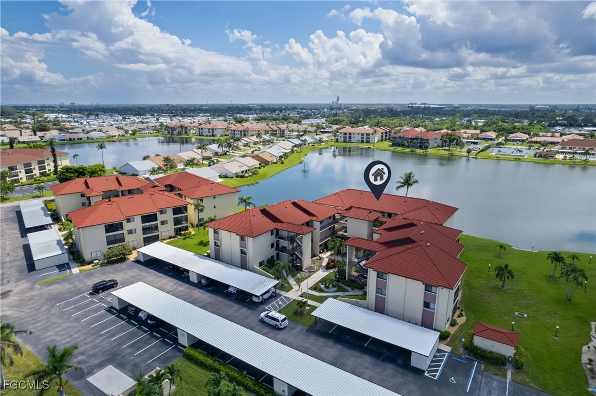 Property Slideshow image 17 of 22 | 11140 caravel cir 106, Fort Myers, FL, 33908