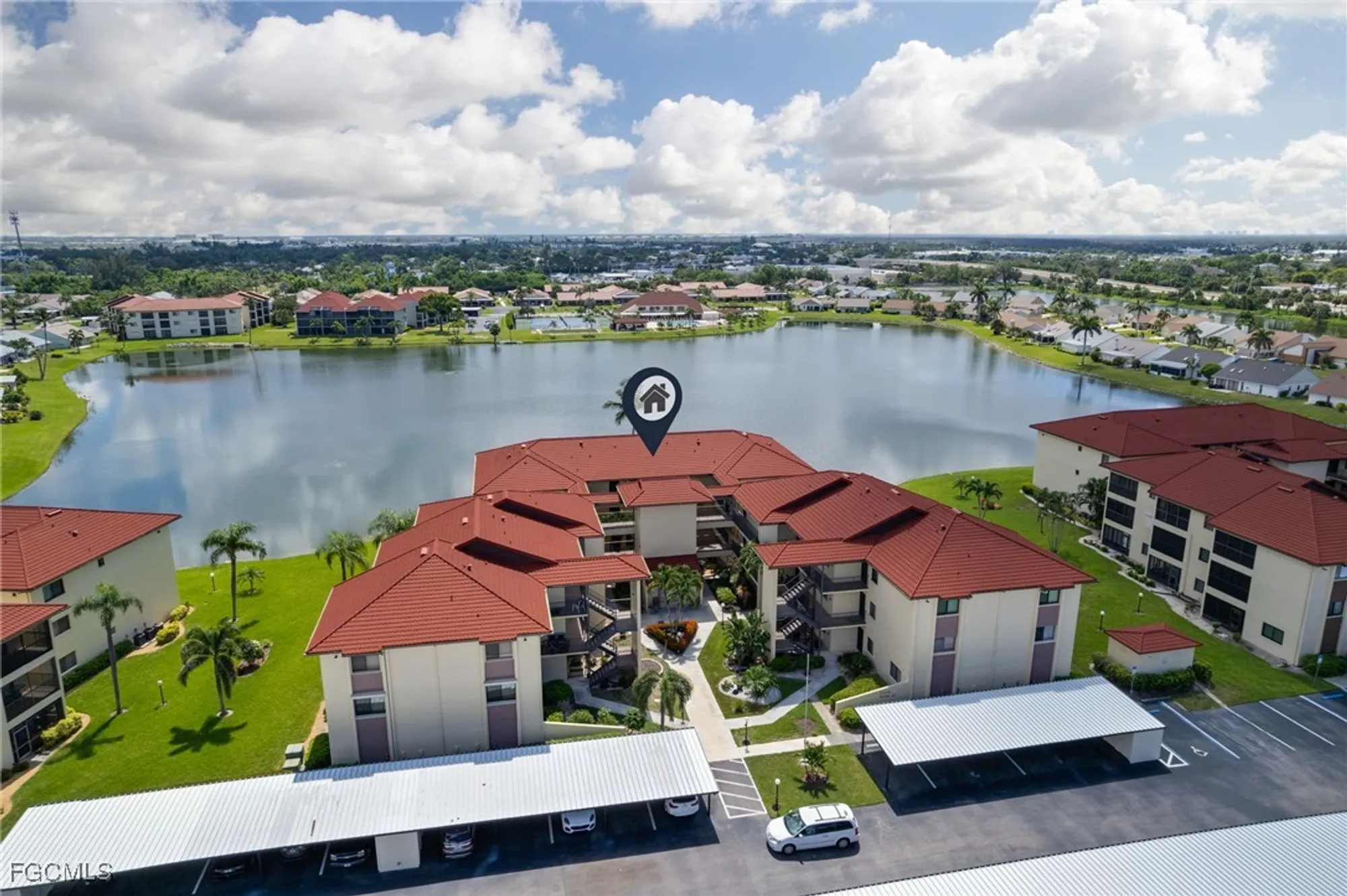 Property Slideshow image 18 of 22 | 11140 caravel cir 106, Fort Myers, FL, 33908