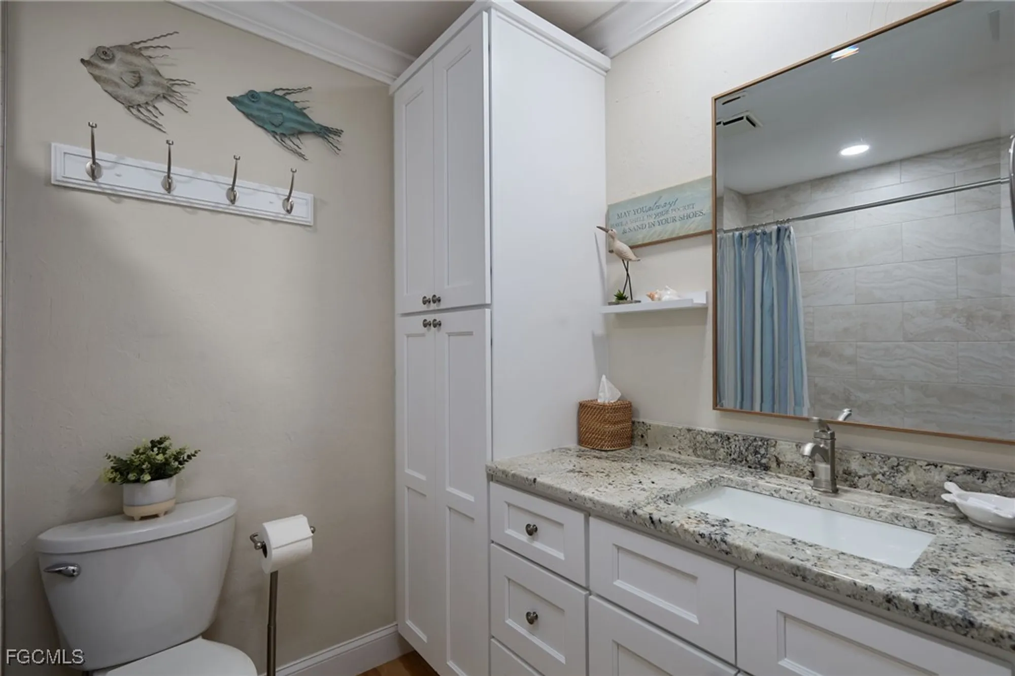 Property Slideshow image 13 of 22 | 11140 caravel cir 106, Fort Myers, FL, 33908