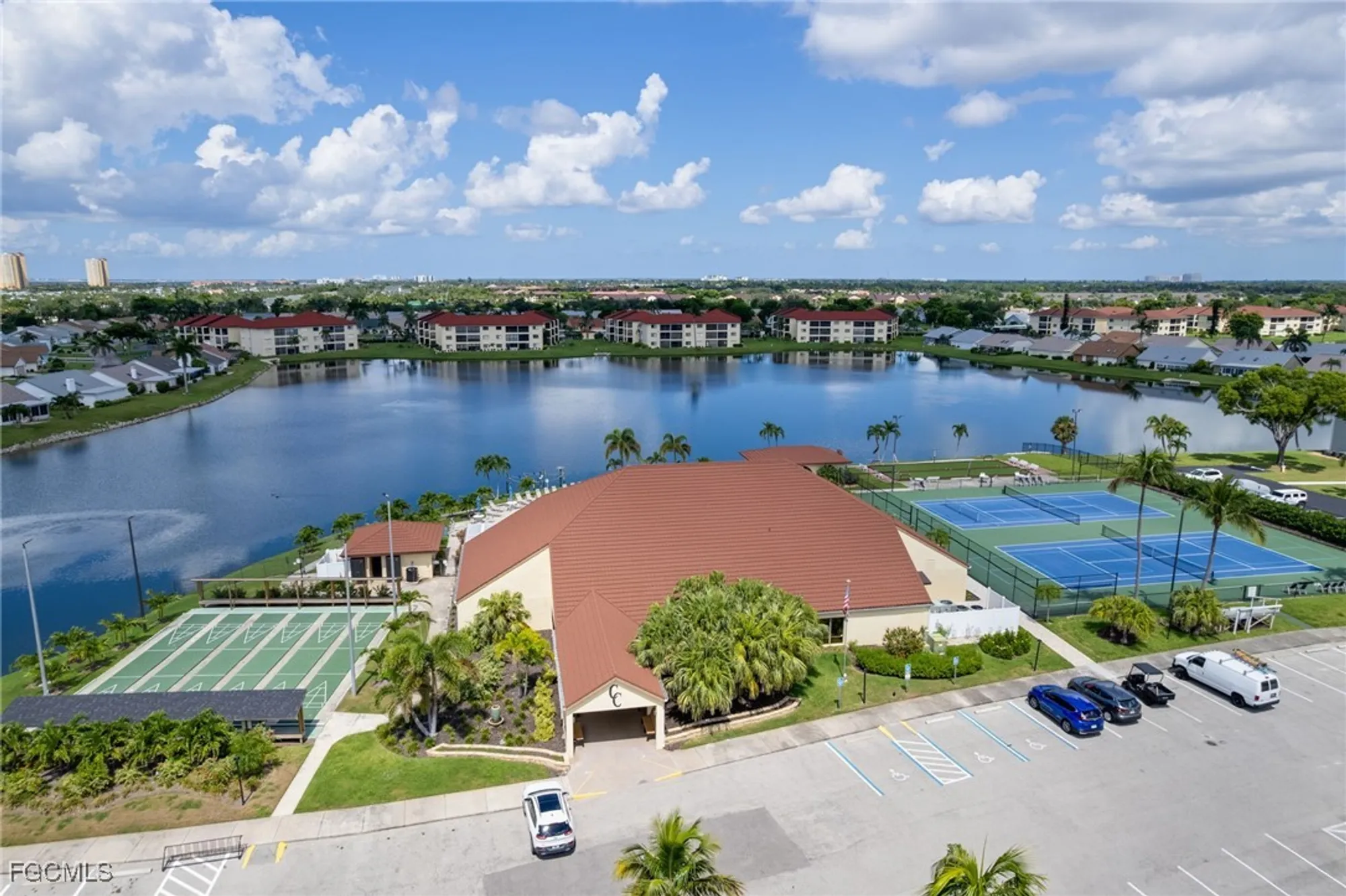 Property Slideshow image 21 of 22 | 11140 caravel cir 106, Fort Myers, FL, 33908