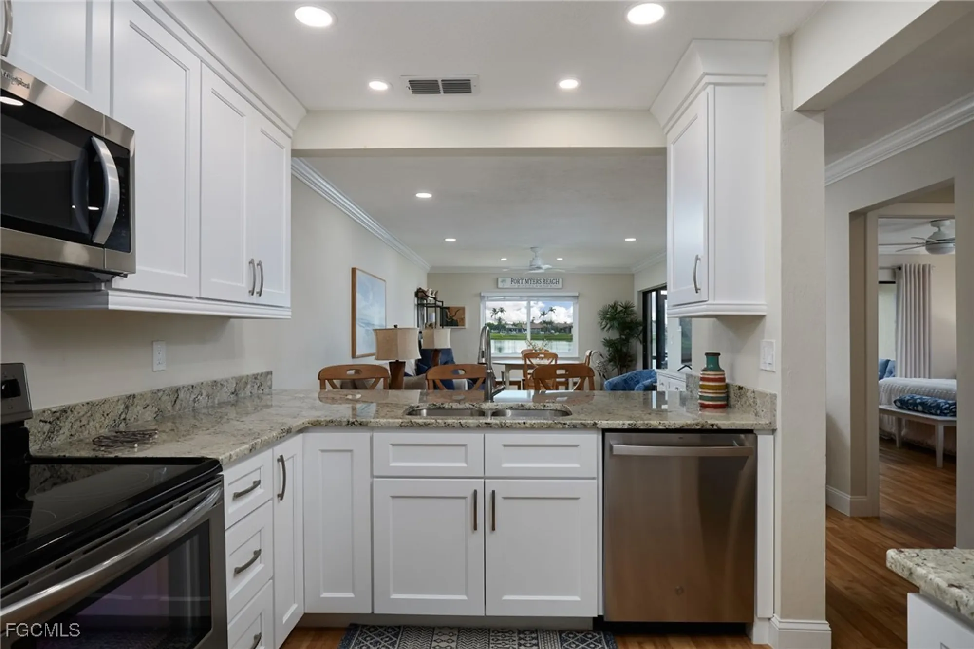 Property Slideshow image 8 of 22 | 11140 caravel cir 106, Fort Myers, FL, 33908