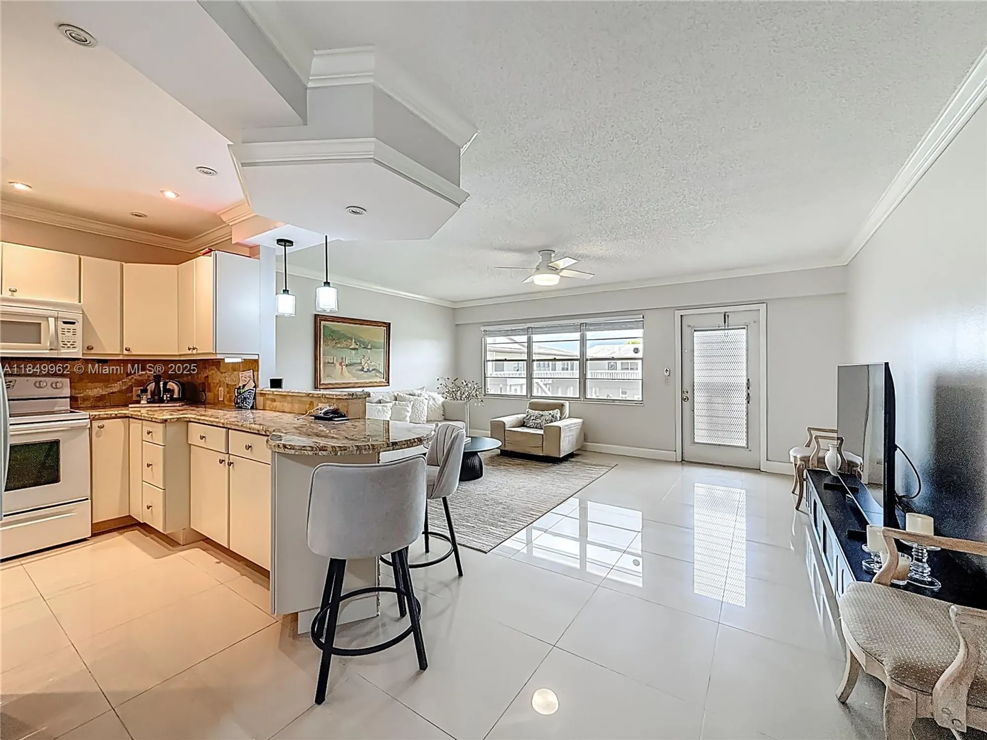 Property Slideshow image 14 of 41 | 618 fanshaw o # 618, Boca Raton, FL, 33434