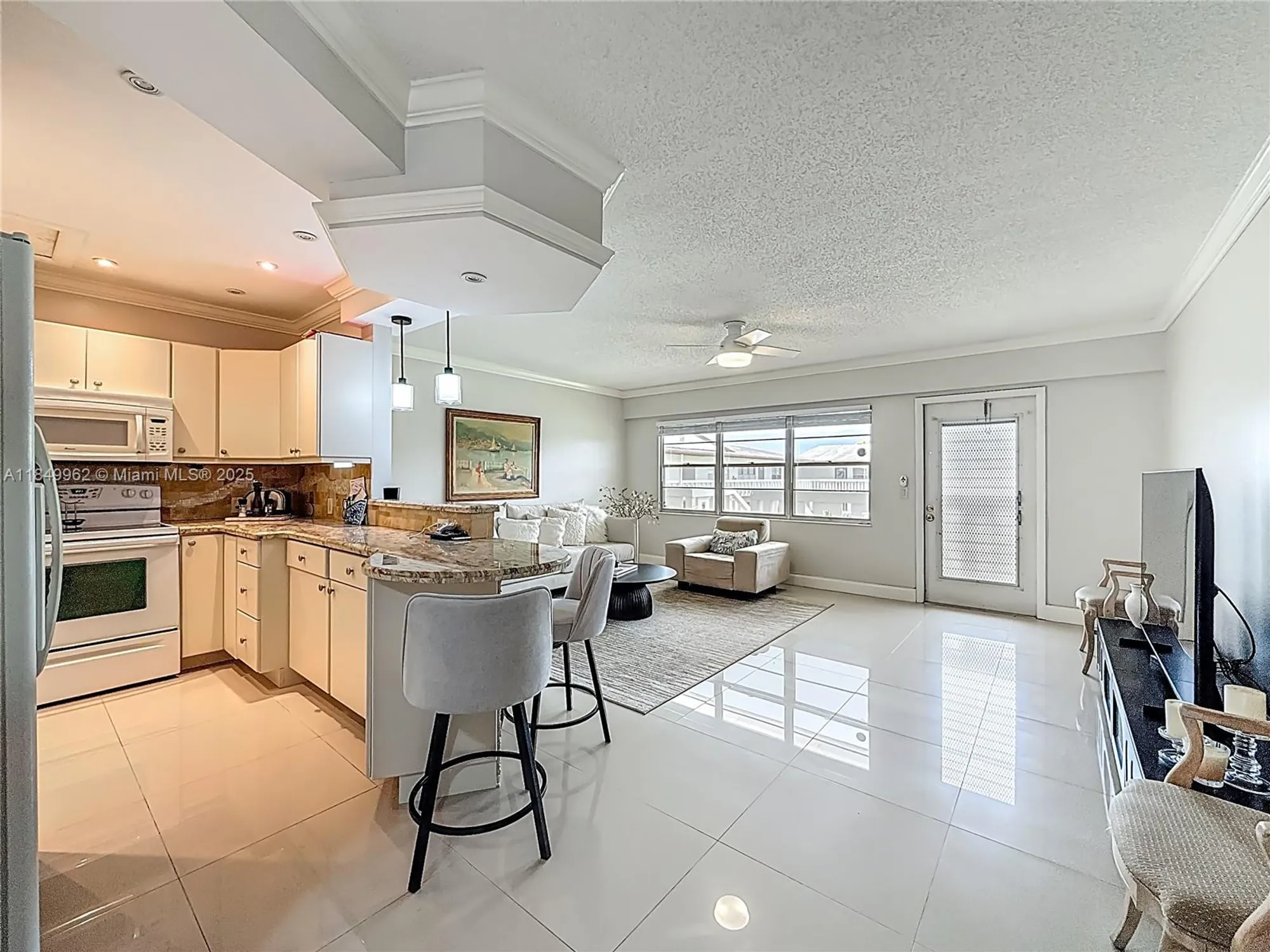 Property Slideshow image 15 of 41 | 618 fanshaw o # 618, Boca Raton, FL, 33434